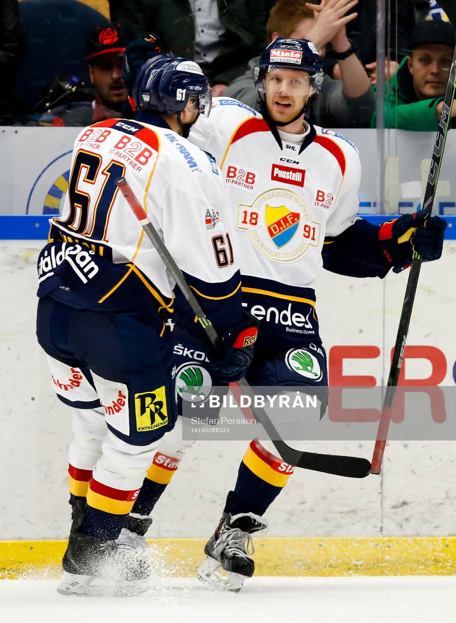 Djurgårdens Markus Ljungh och Sebastian Lauritzen jublar