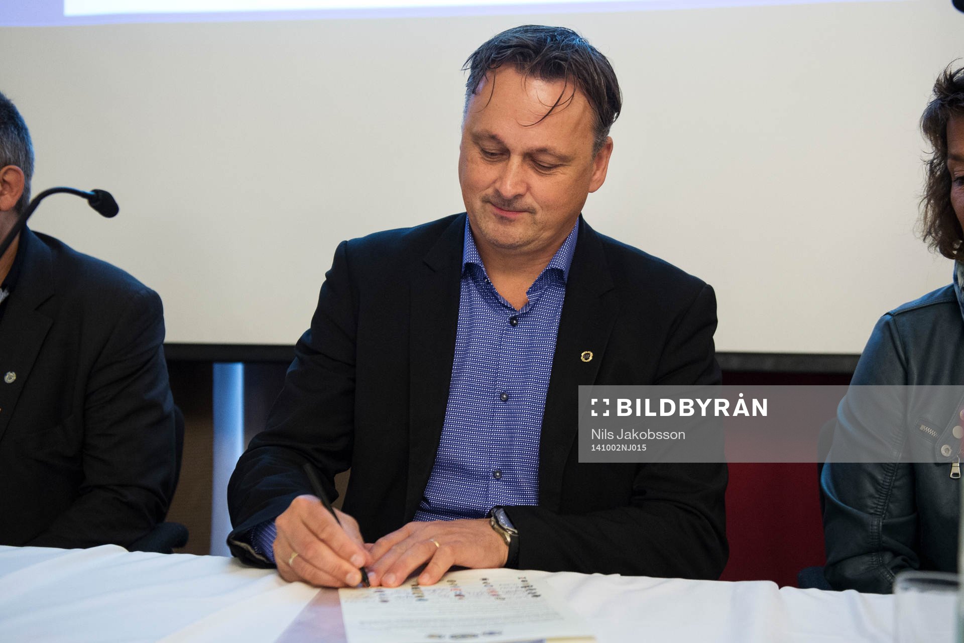Urban Hagblom, ordförande GIF Sundsvall, när en ny uppförandekod för samtliga 32 elitföreningar presenterades och signerades den 2 oktober 2014 i Malmö.