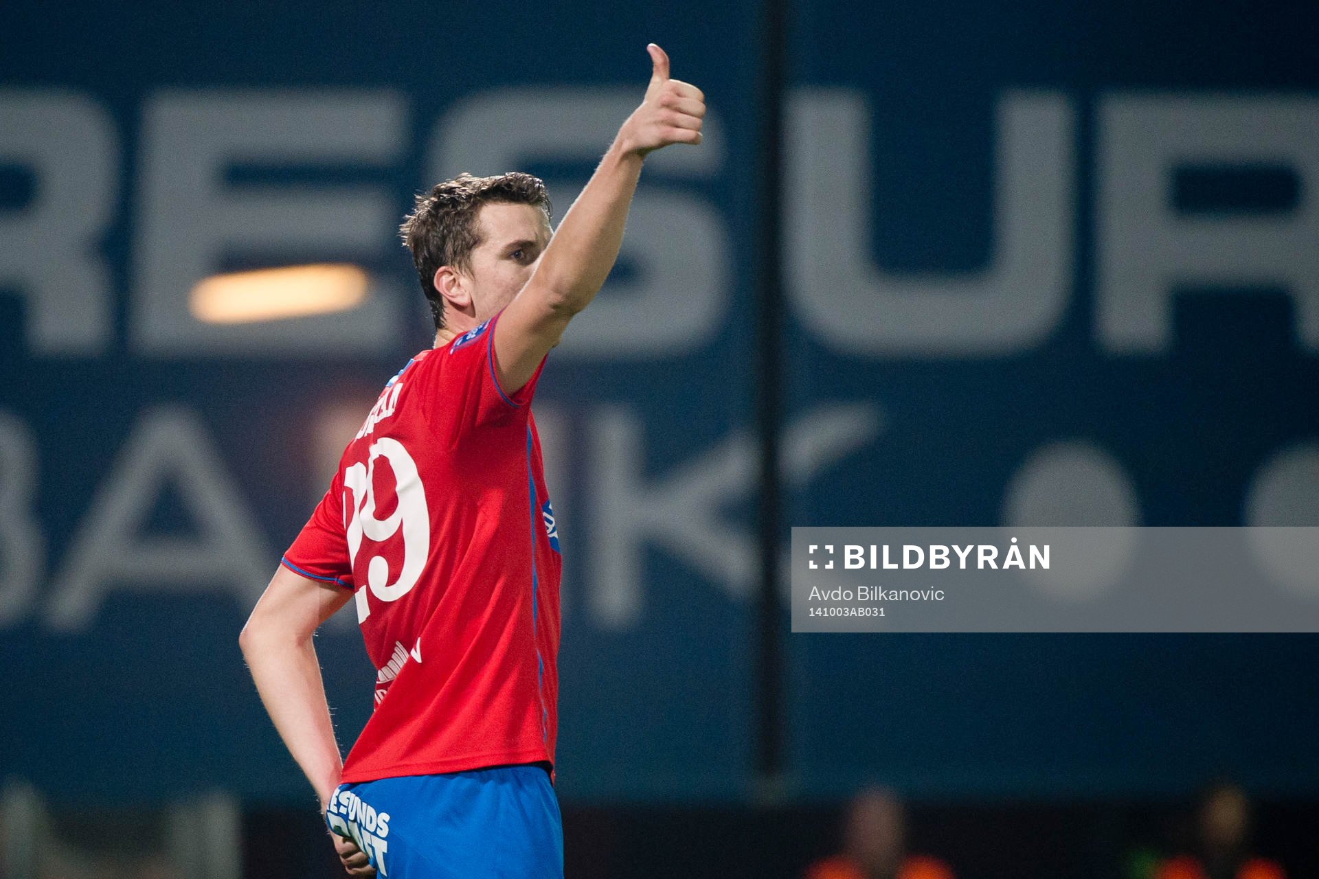 Helsingborgs Jesper Björkman ger tummen upp