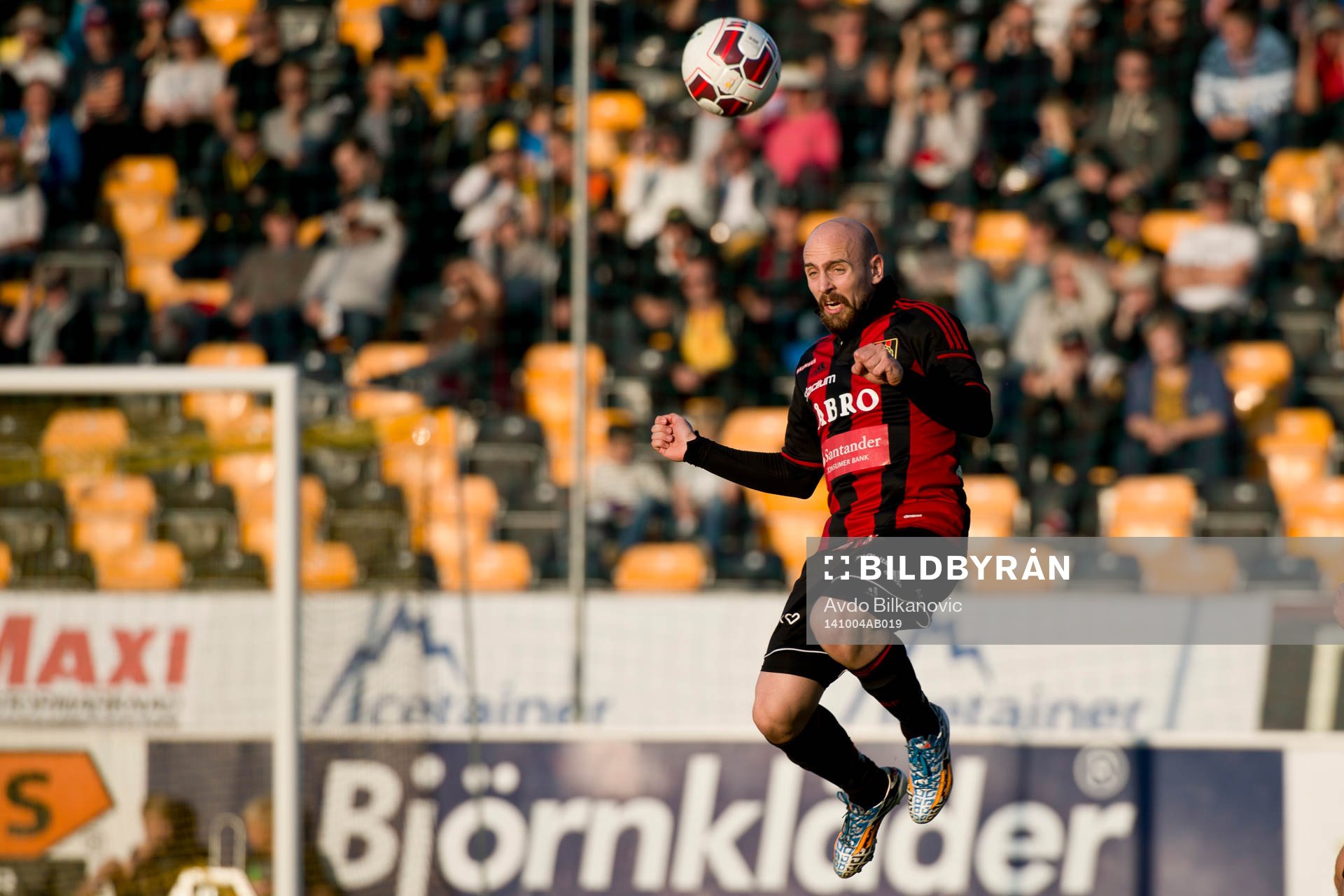 Brommapojkarnas Kristinn Jónsson under fotbollsmatchen i Allsvenskan mellan Mjällby och Brommapojkarna den 4 Oktober 2014 i Mjällby.