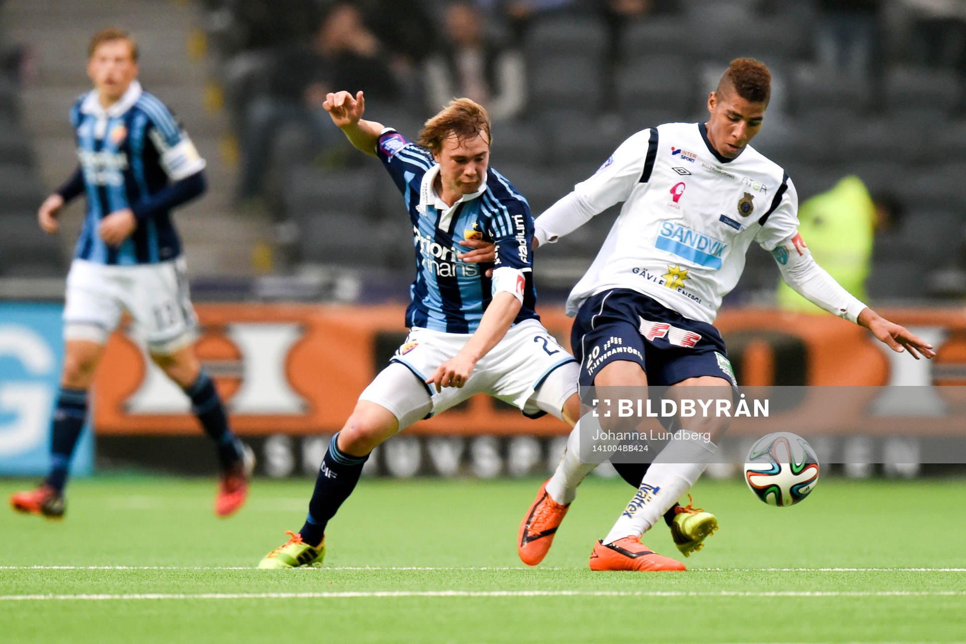 Djurgårdens Simon Tibbling och Gefles Emil Bellander