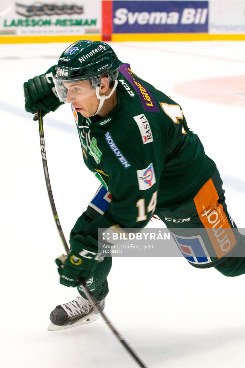 Färjestads Jesper Jensen laddar för skott