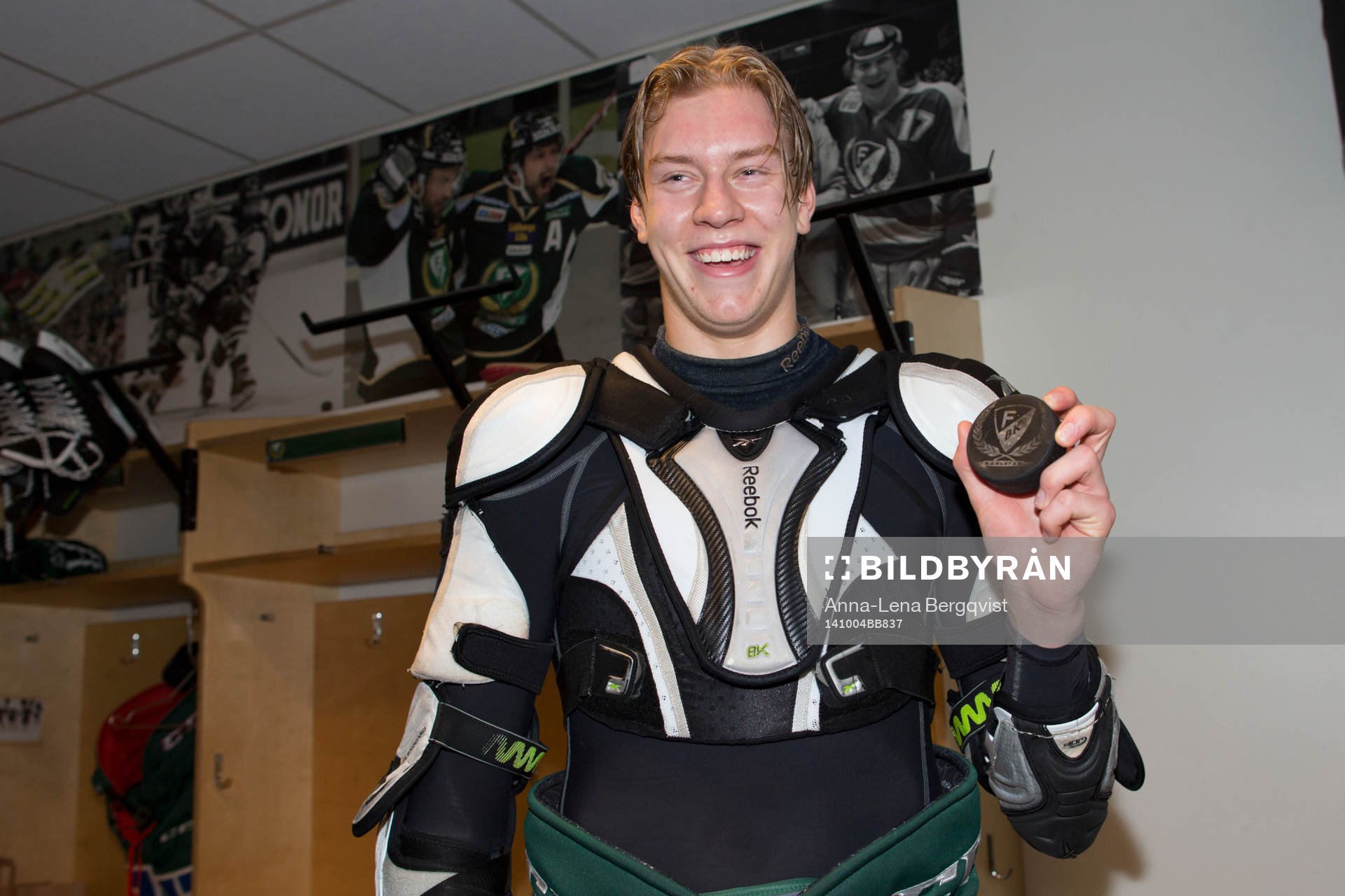 Färjestads Victor Ejdsell med pucken