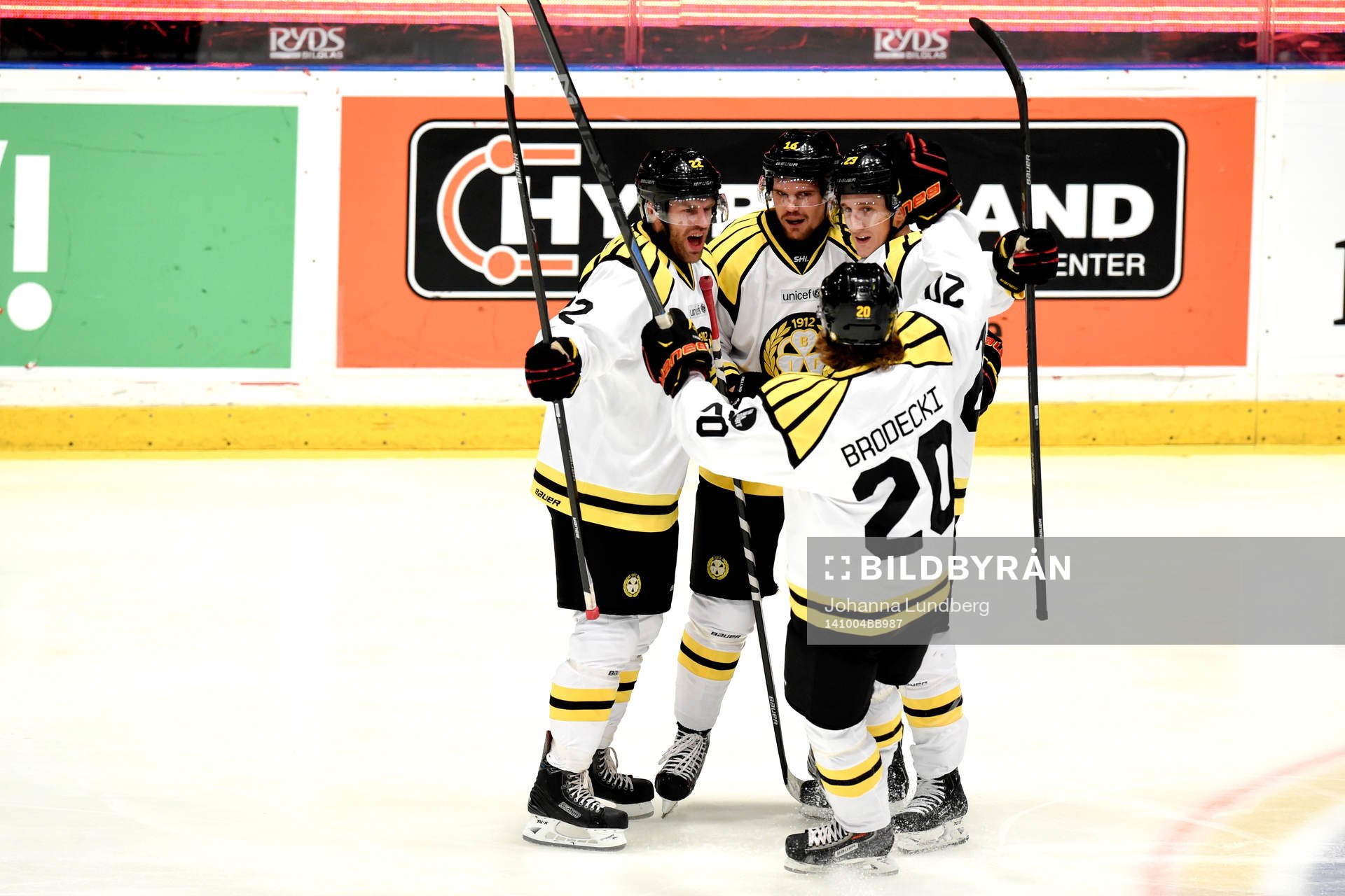 Brynäs Oscar Eklund jublar