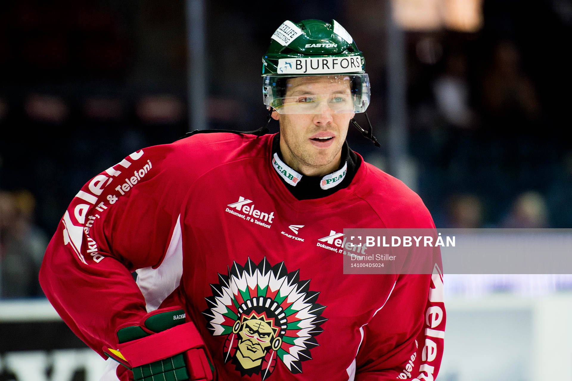 Frölundas Christian Bäckman innan ishockeymatchen i SHL