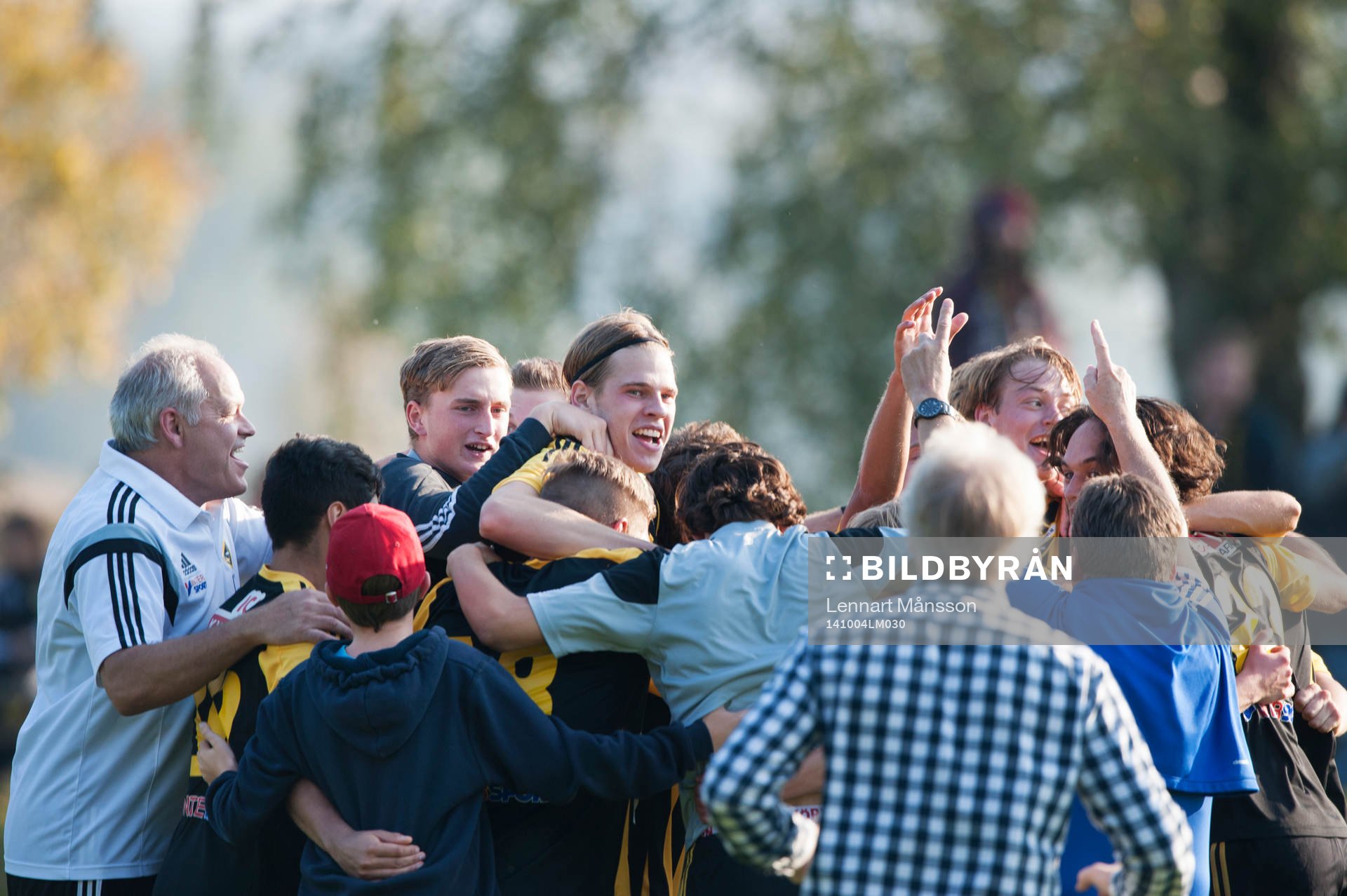 Slutsignal och IFK Hässleholm jublar i matchen i division