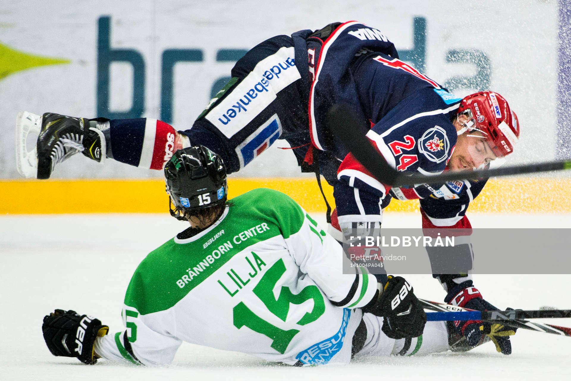 Södertäljes Michal Gulaši och Rögles Jakob Lilja