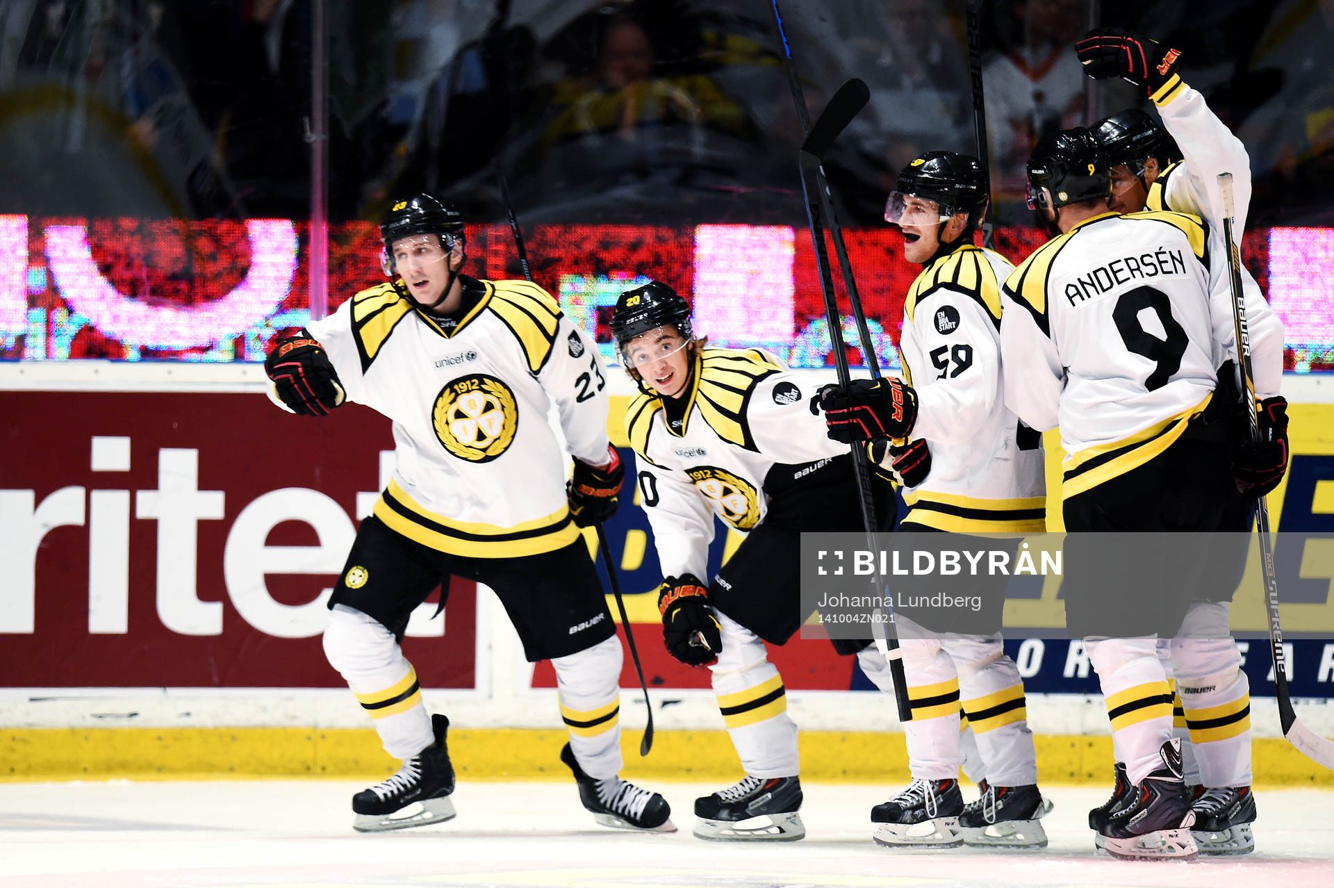 Brynäs spelare jublar