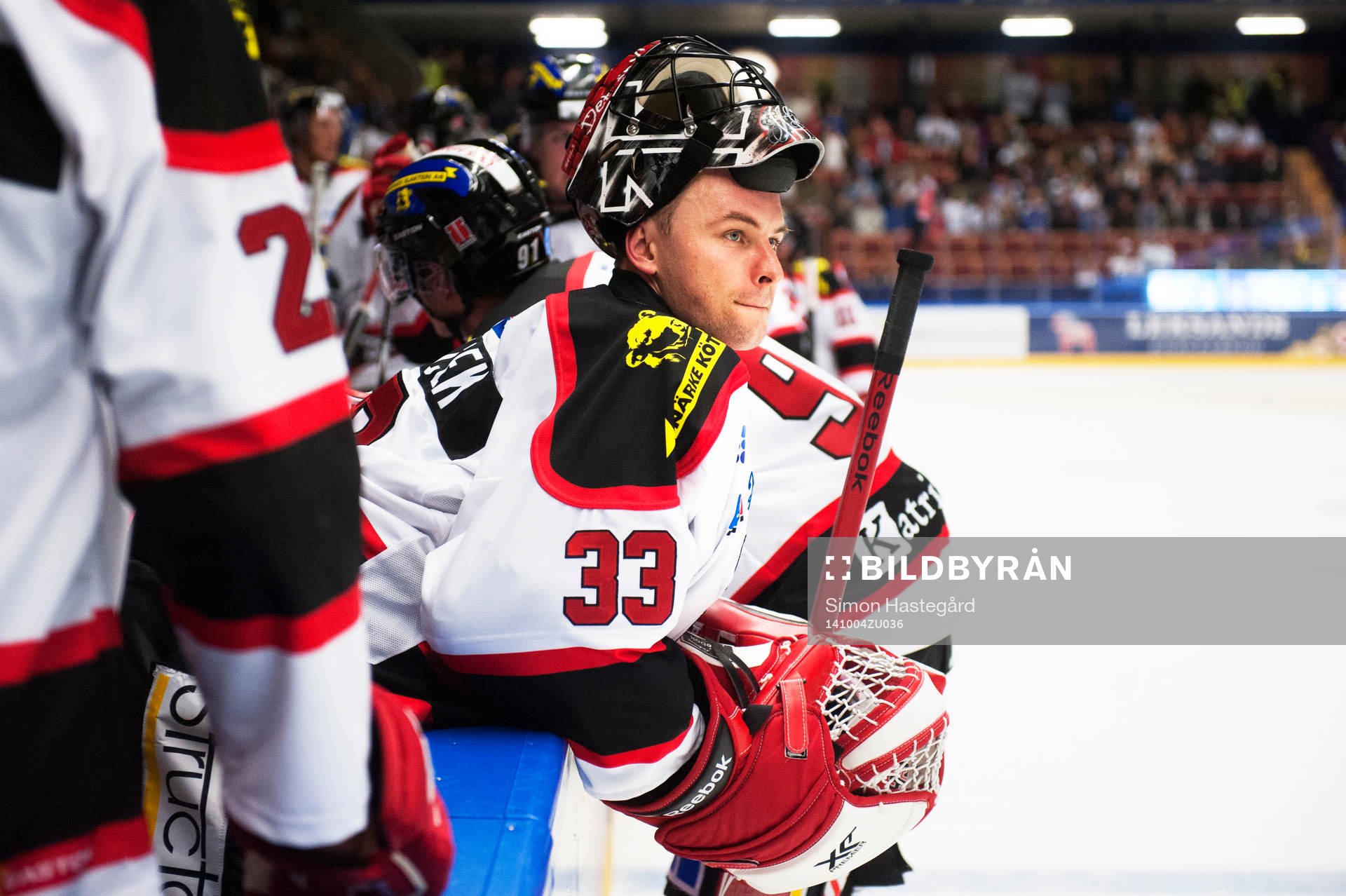Julius Hudacek, målvakt i Örebro, deppar