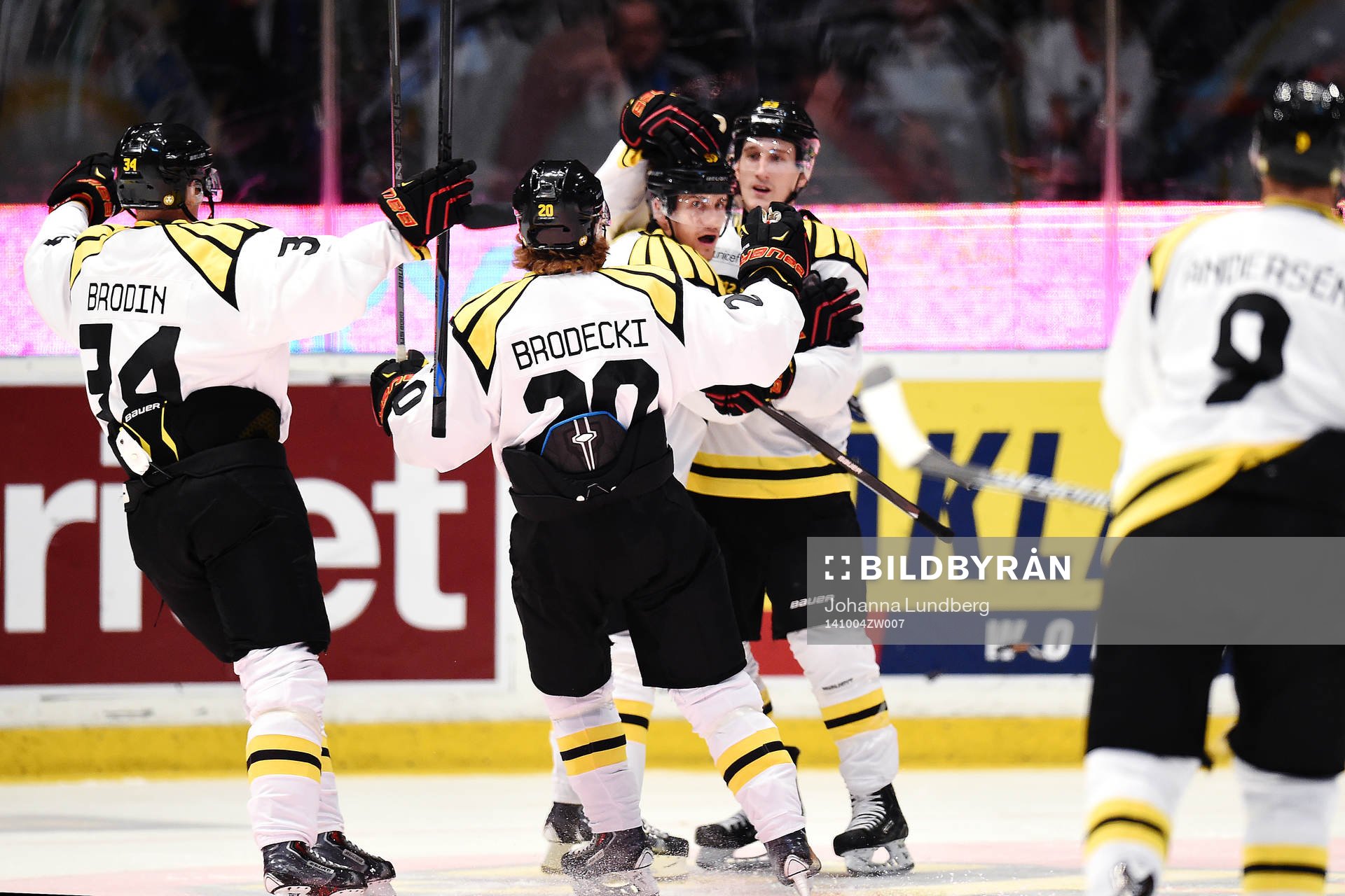 Brynäs spelare jublar