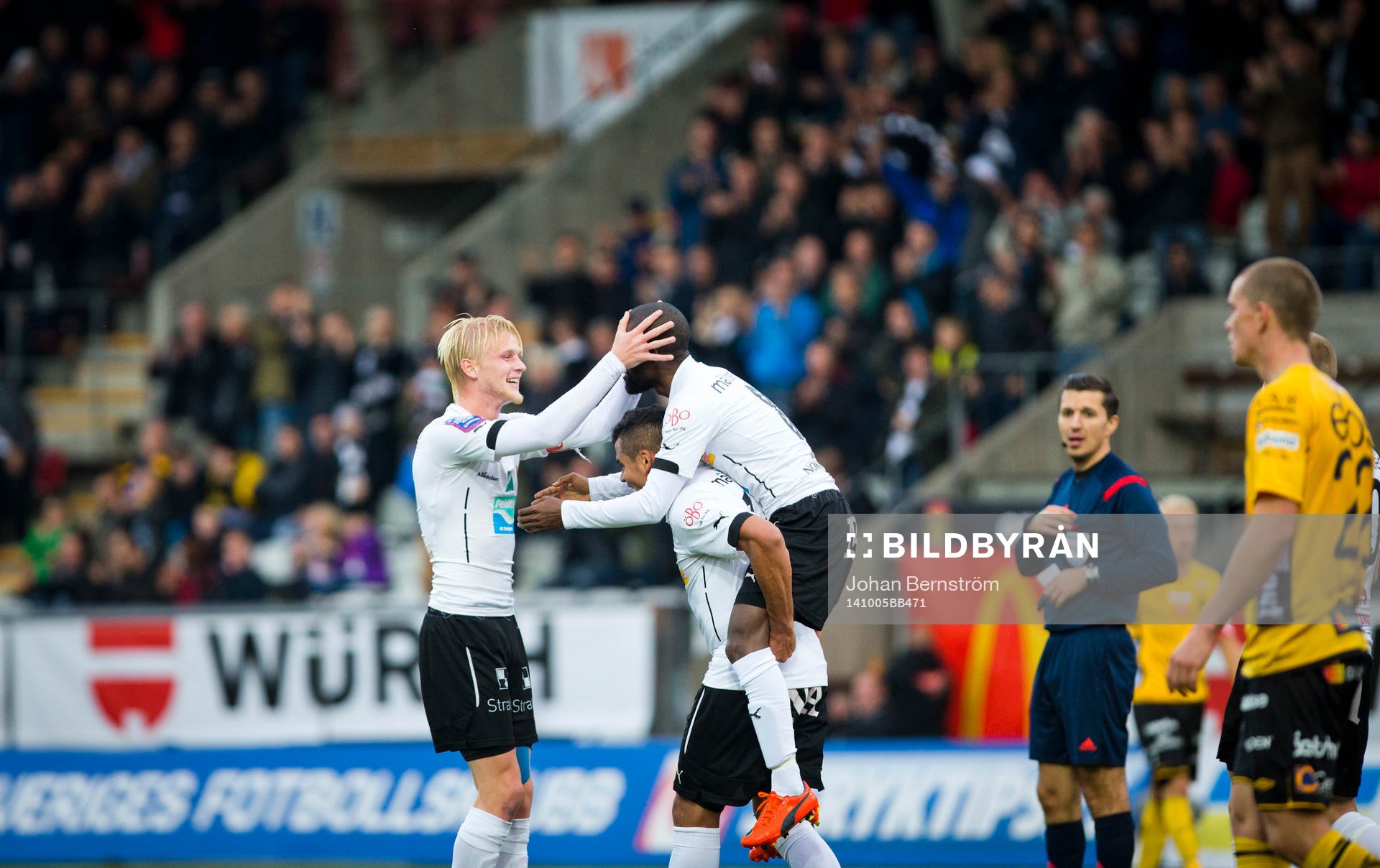 Örebros Mohammed Saeid gör 5-1 och jublar med Karl