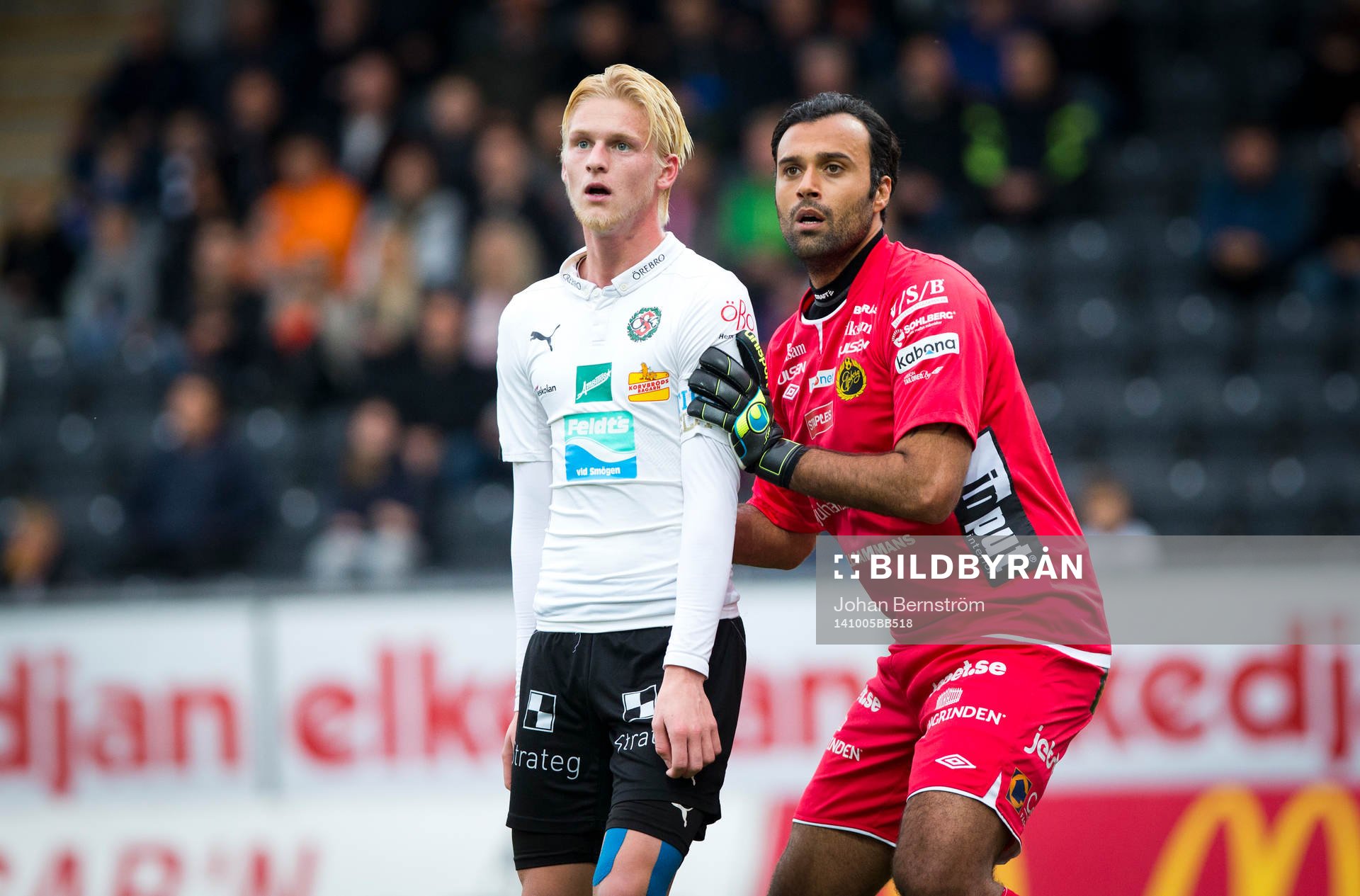 Örebros Karl Holmberg och Elfsborgs målvakt Abbas Hassan