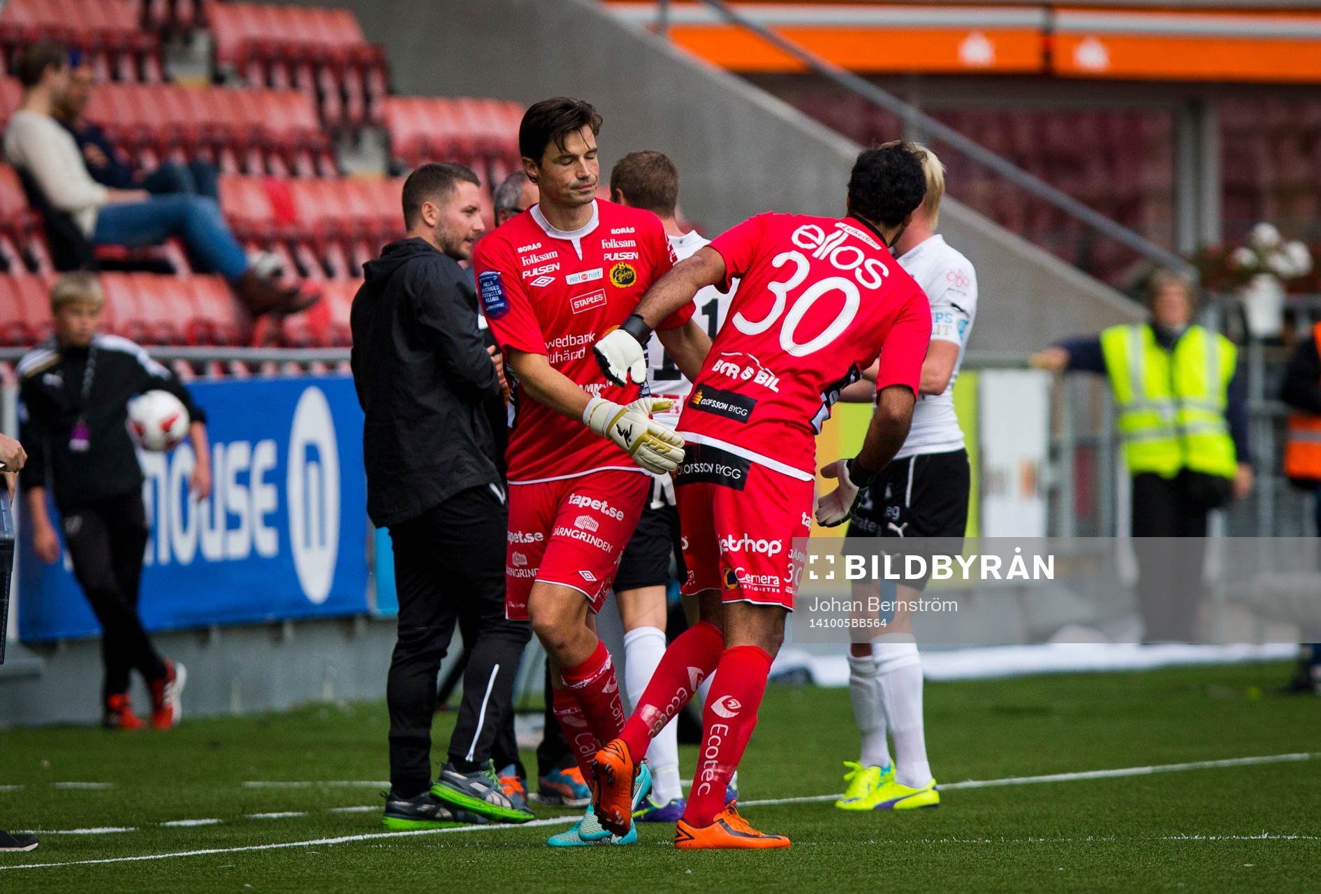 Elfsborgs målvakt Kevin Stuhr Ellegaard blir utbytt mot