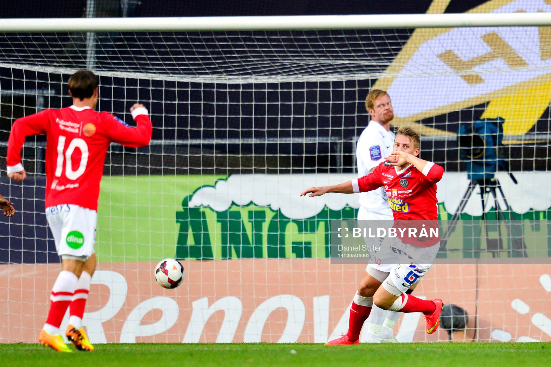 Falkenbergs Patrik Ingelsten jublar