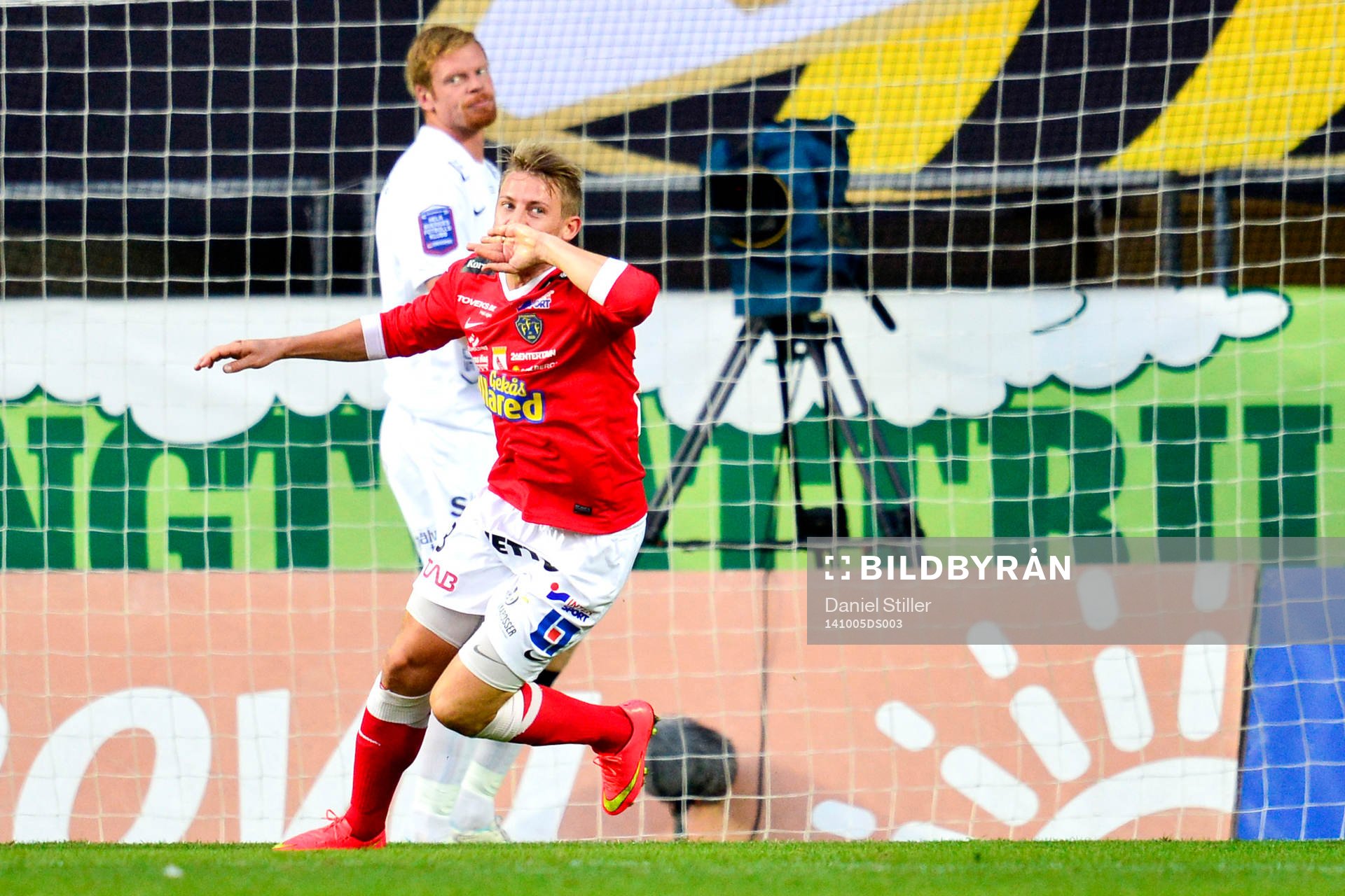 Falkenbergs Patrik Ingelsten jublar
