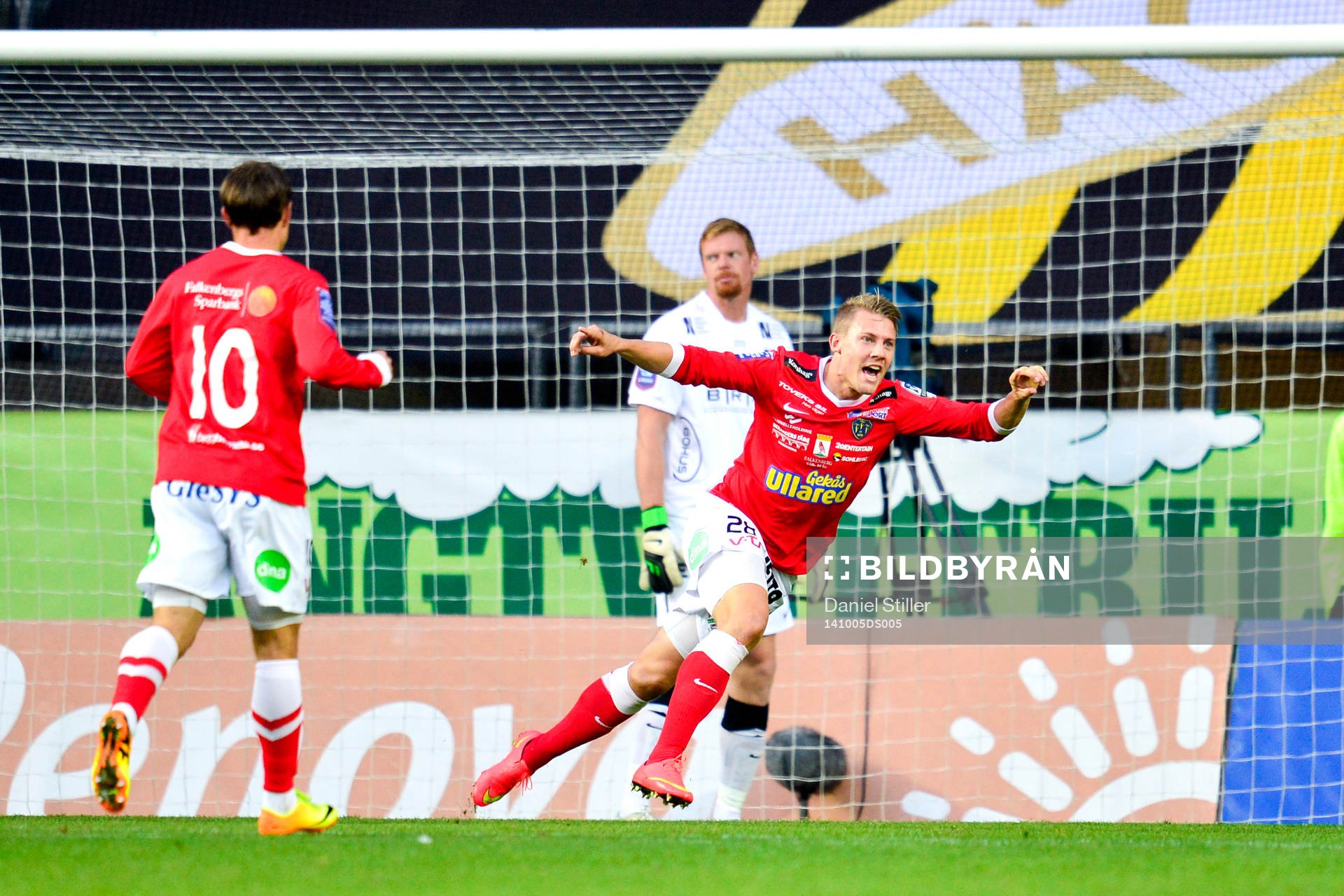 Falkenbergs Patrik Ingelsten jublar