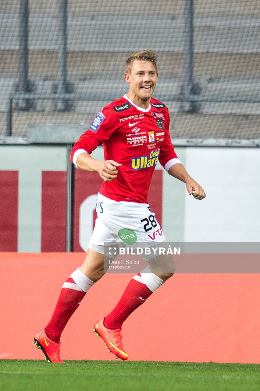 Falkenbergs Patrik Ingelsten jublar