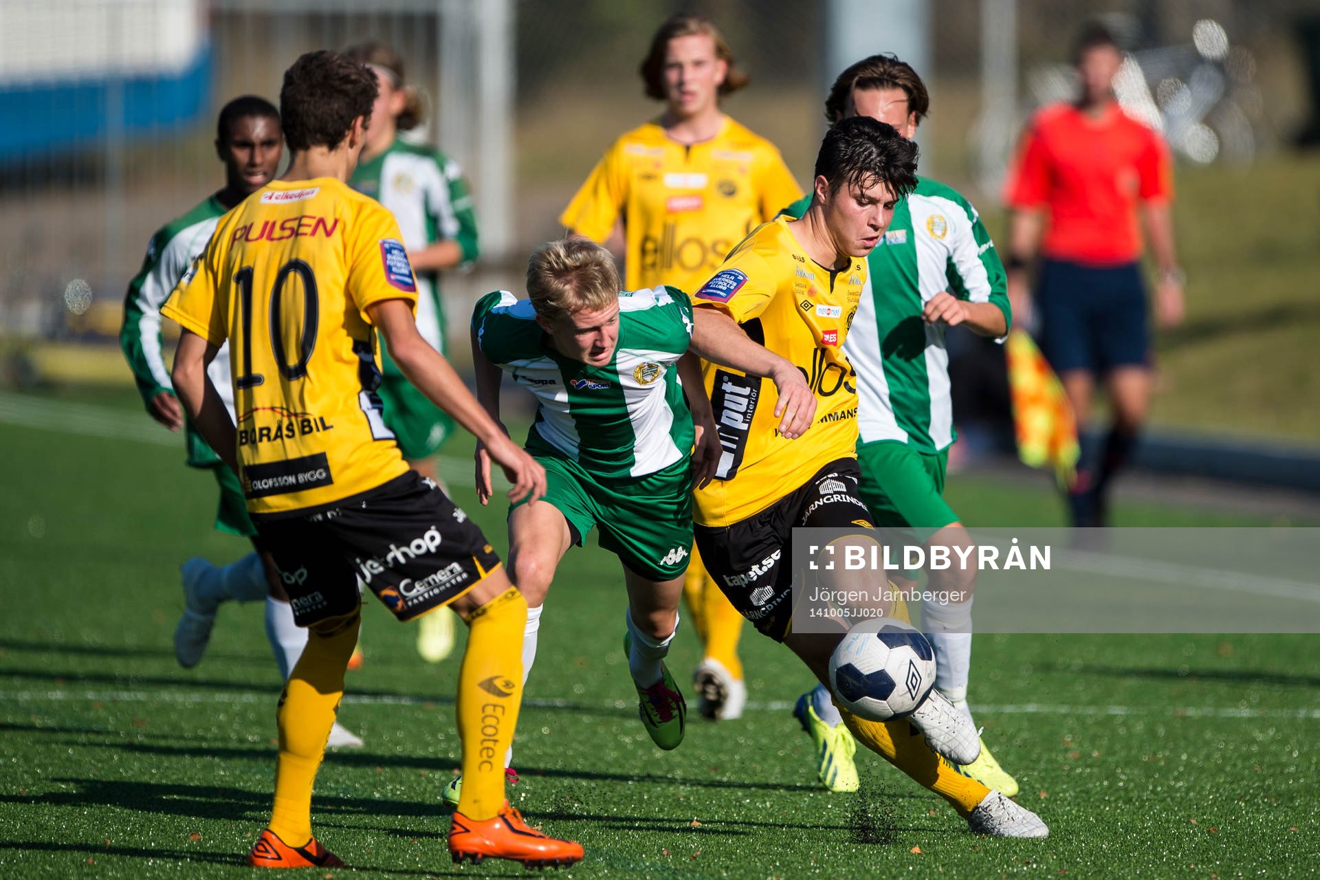 Kamp mellan Elfsborgs Mattias Özgun och Hammarbyspelare