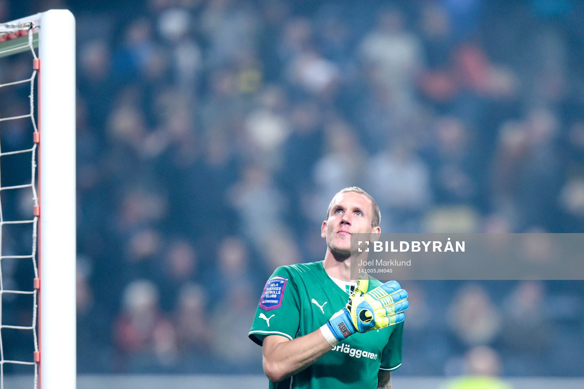 Malmö FFs målvakt Robin Olsen jublar