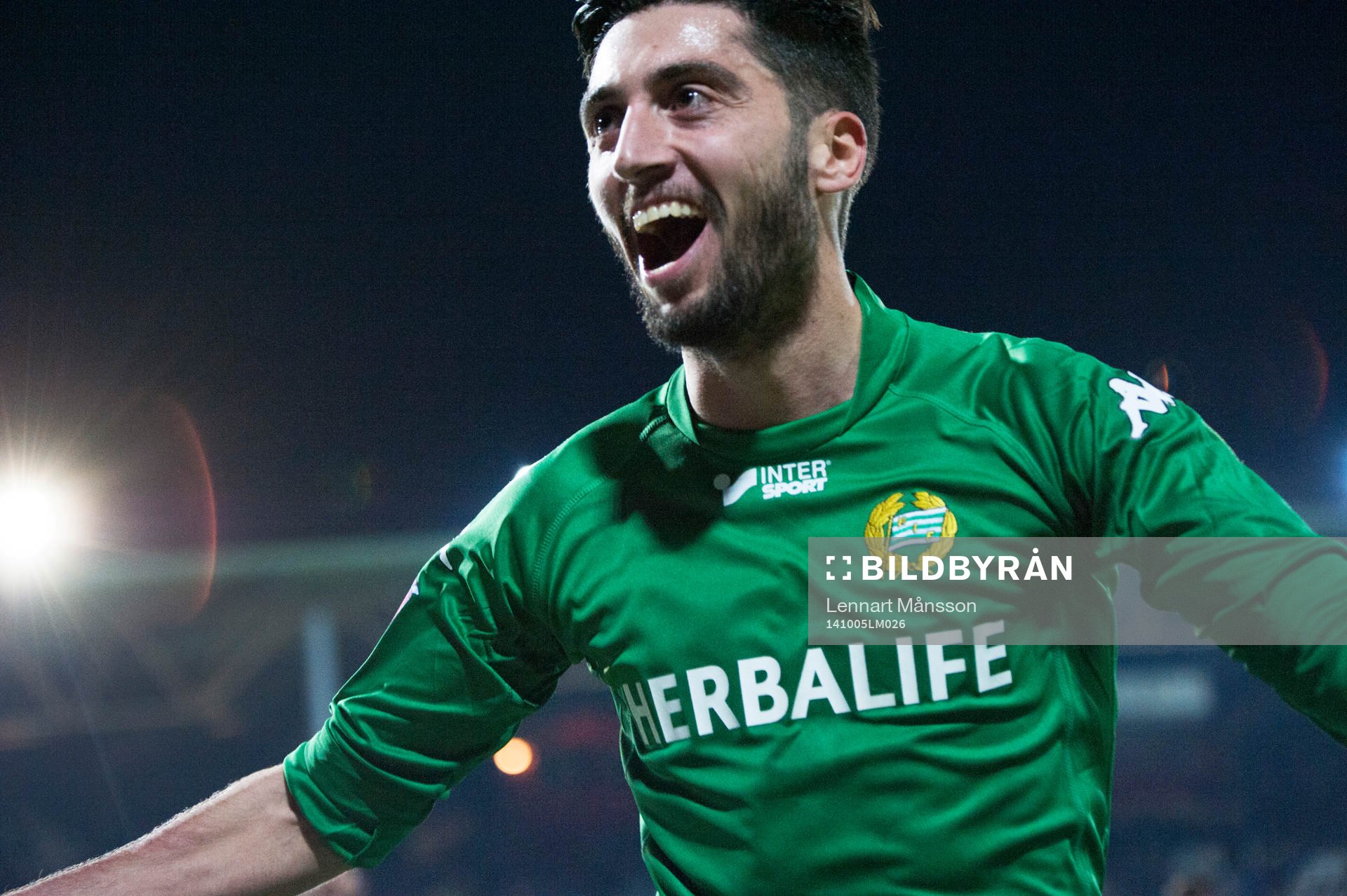 Hammarbys Nahir Besara har gjort 3-1 och jublar  i matchen