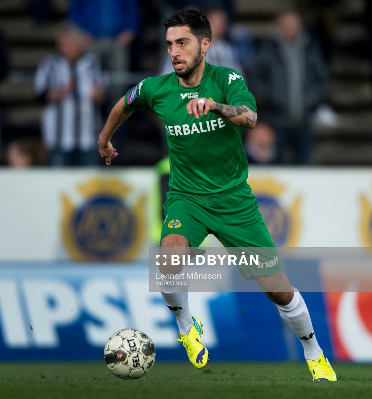 Hammarbys Nahir Besara i matchen i superettan mellan