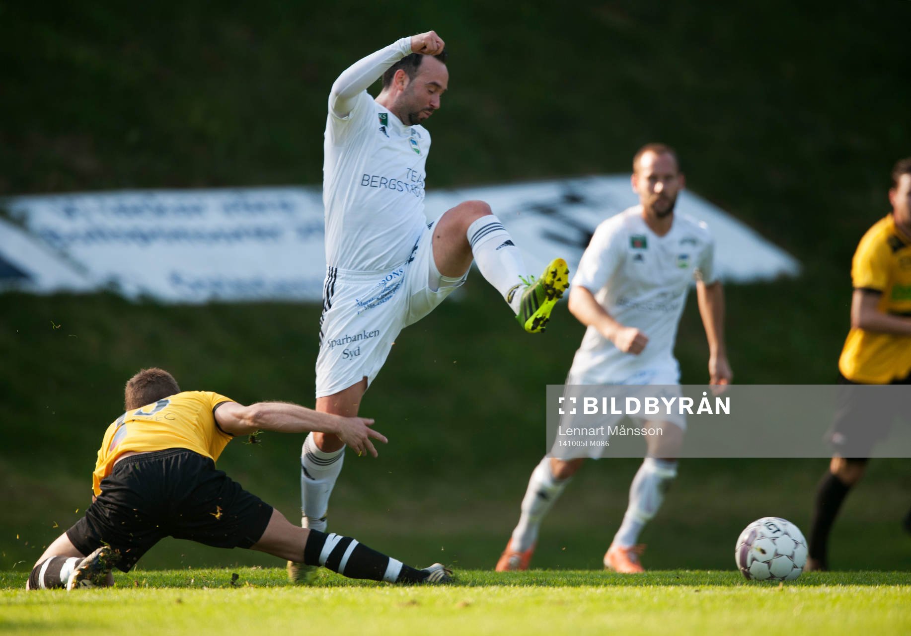 Hög spark i matchen i division 3 mellan Österlen och IFK