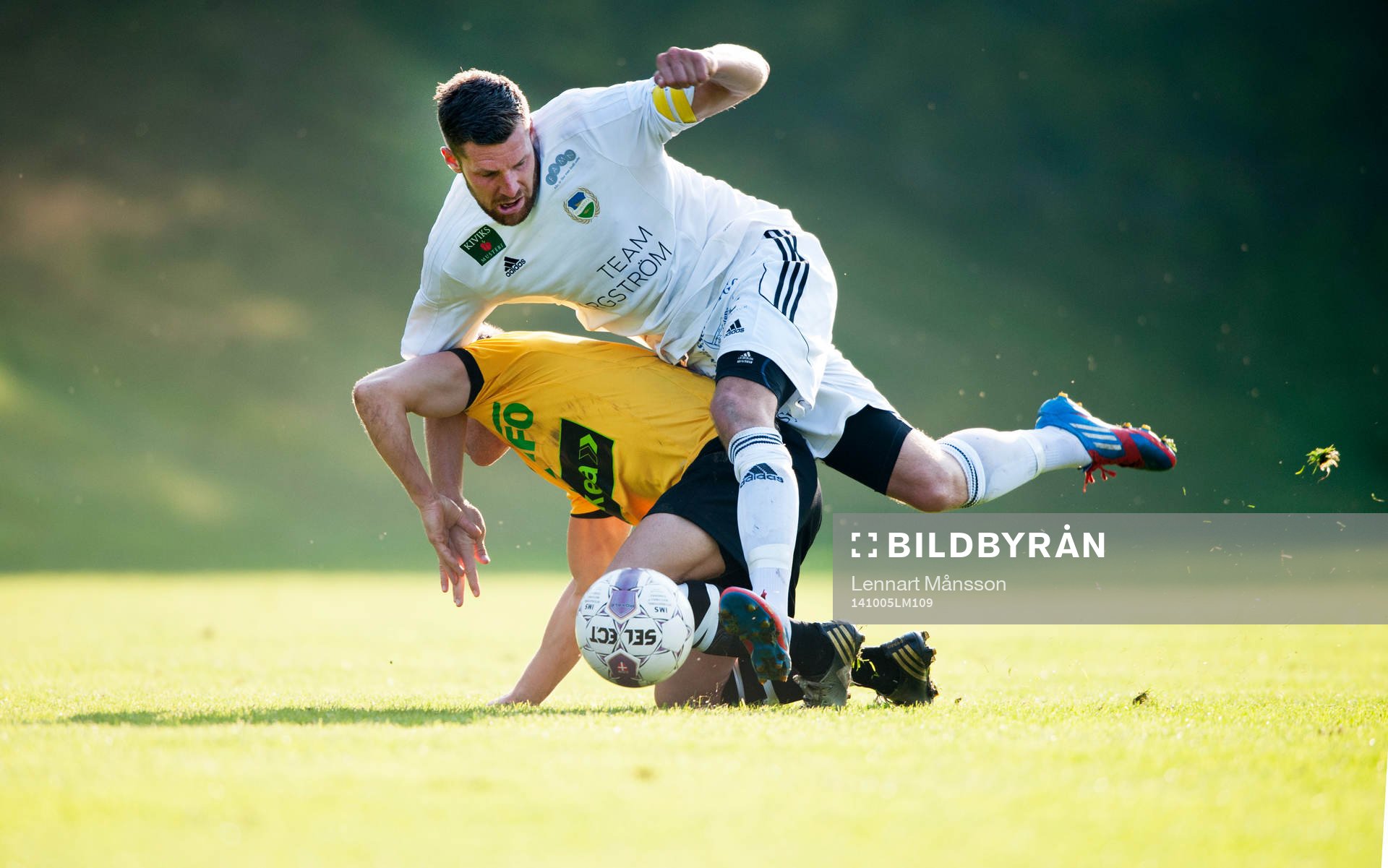  Österlen var fysiskt starkare än IFK Malmö i matchen i division 3 mellan Österlen och IFK Malmö i Skillinge 5 oktober 2014.