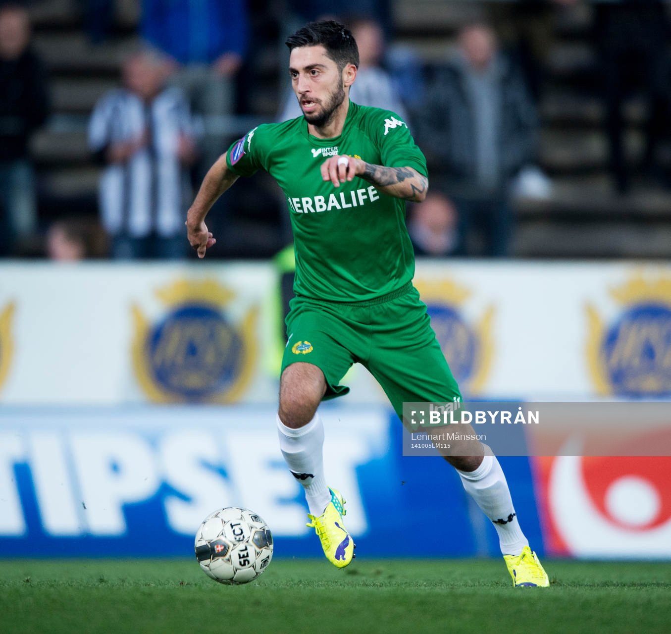 Hammarbys Nahir Besara i matchen i superettan mellan