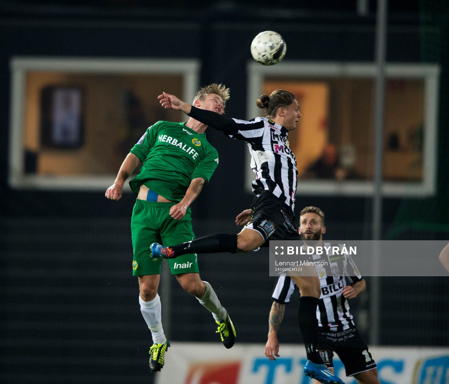 Hammarbys Erik Israelsson  i matchen i superettan mellan