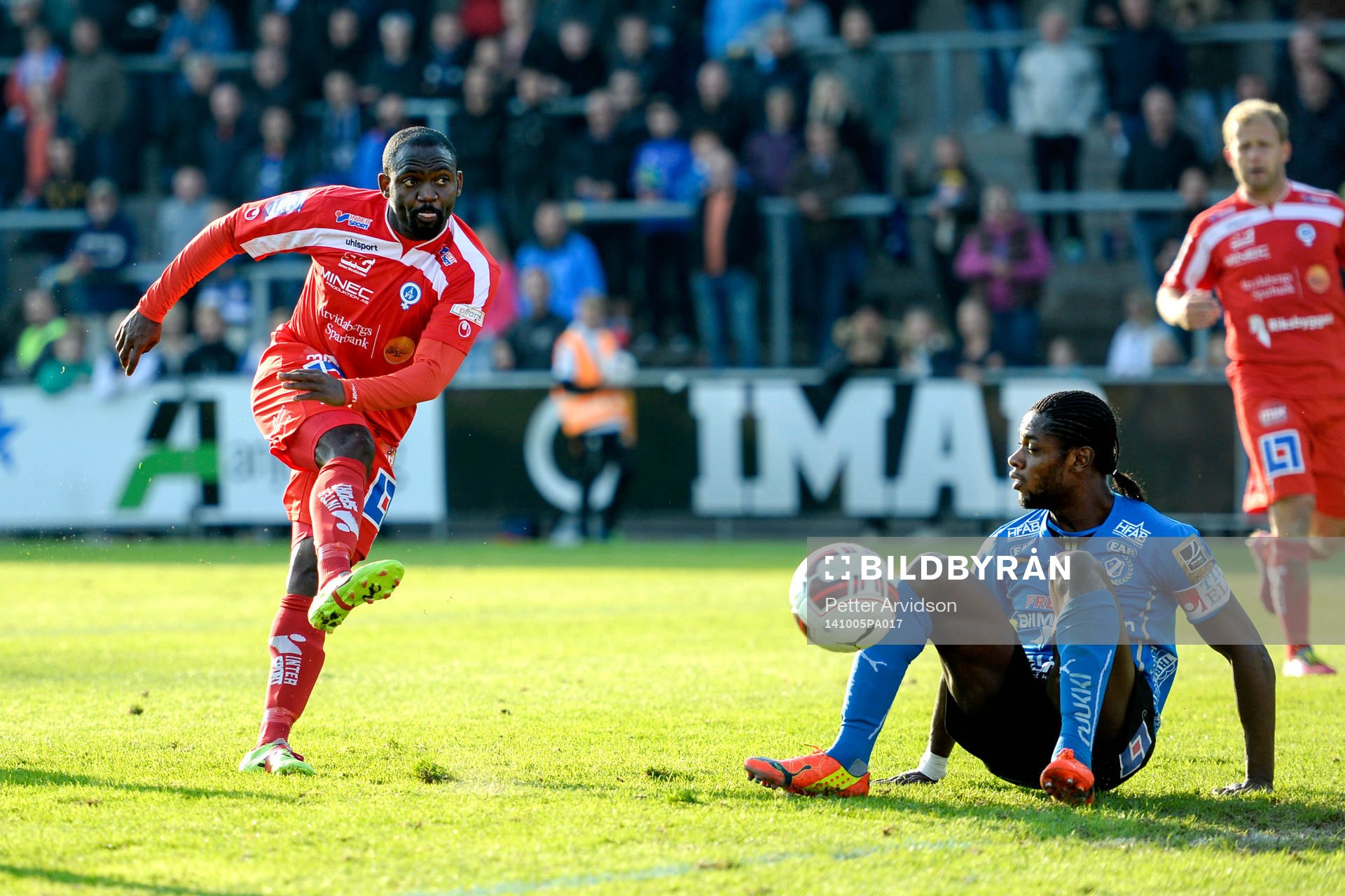 Åtvidabergs John Owoeri gör 1-3 förbi Halmstads Joseph