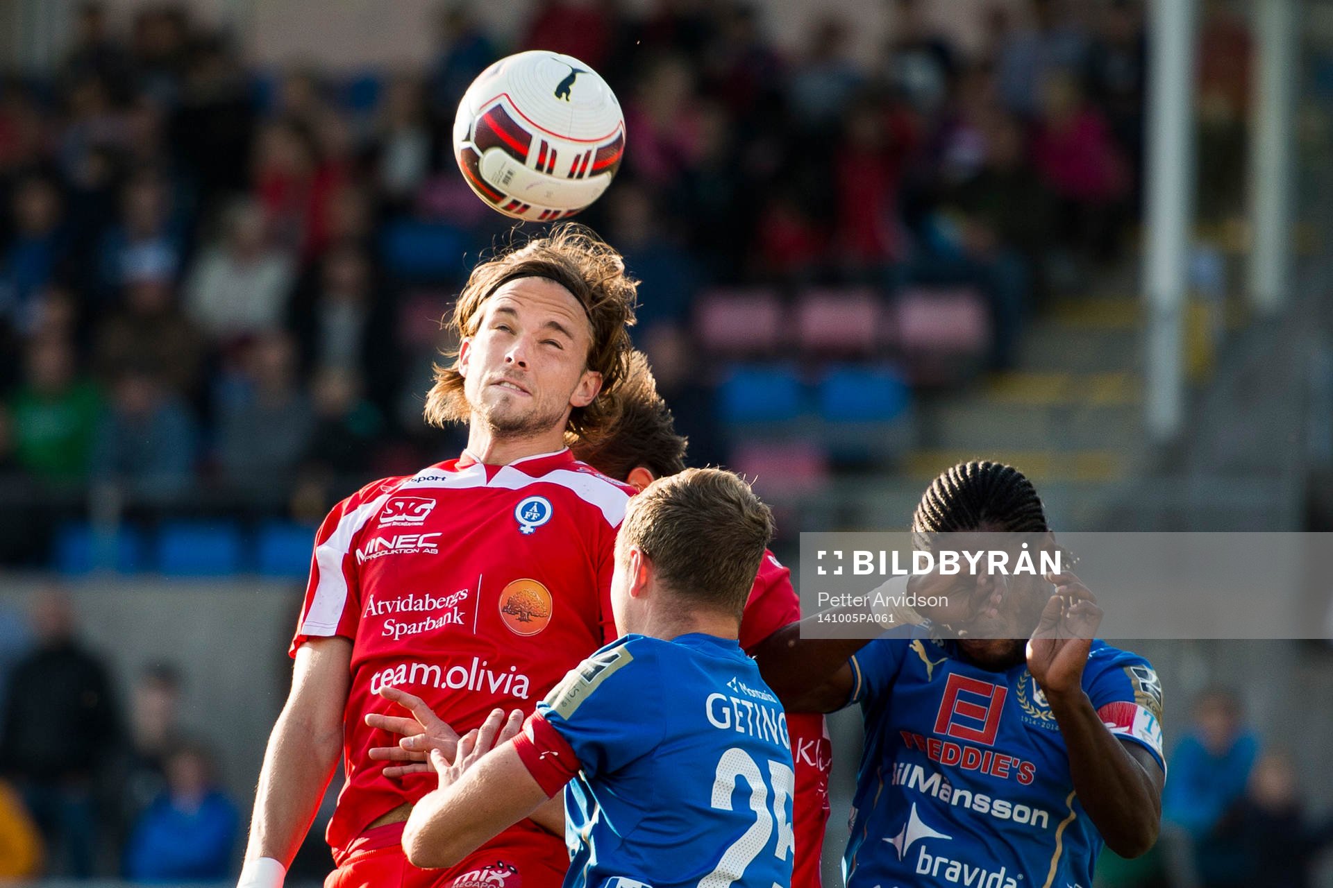 Åtvidabergs Tom Pettersson och Halmstads Joseph Baffo
