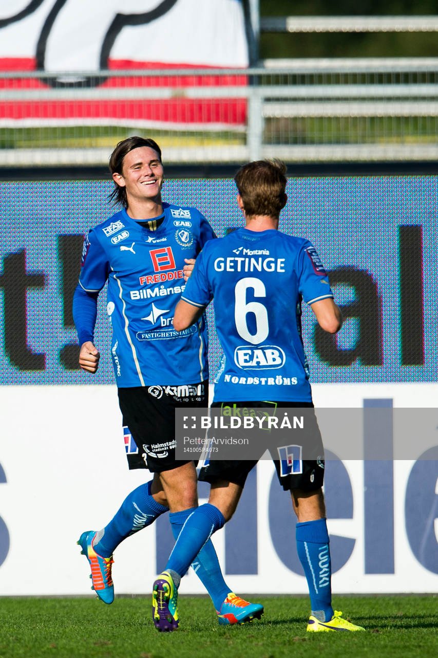 Halmstads Marcus Antonsson jublar ihop med Johan Blomberg