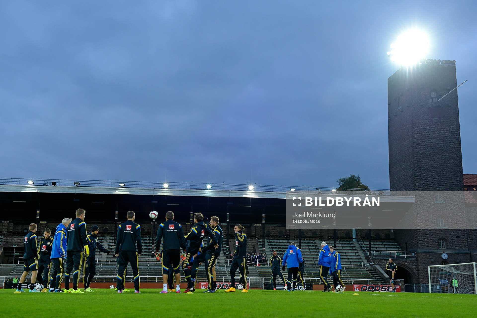 Sveriges spelare tränar på Stockholms Stadion under Sveriges fotbollandslags träning den 6 oktober 2014 i Stockholm.