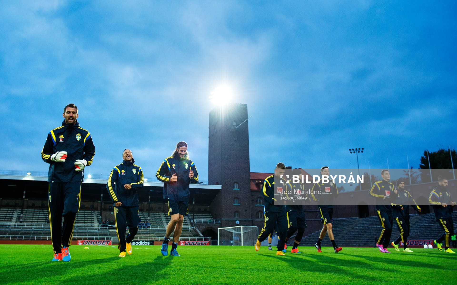 Sveriges fotbollslandslag tränar på Stockholms Stadion