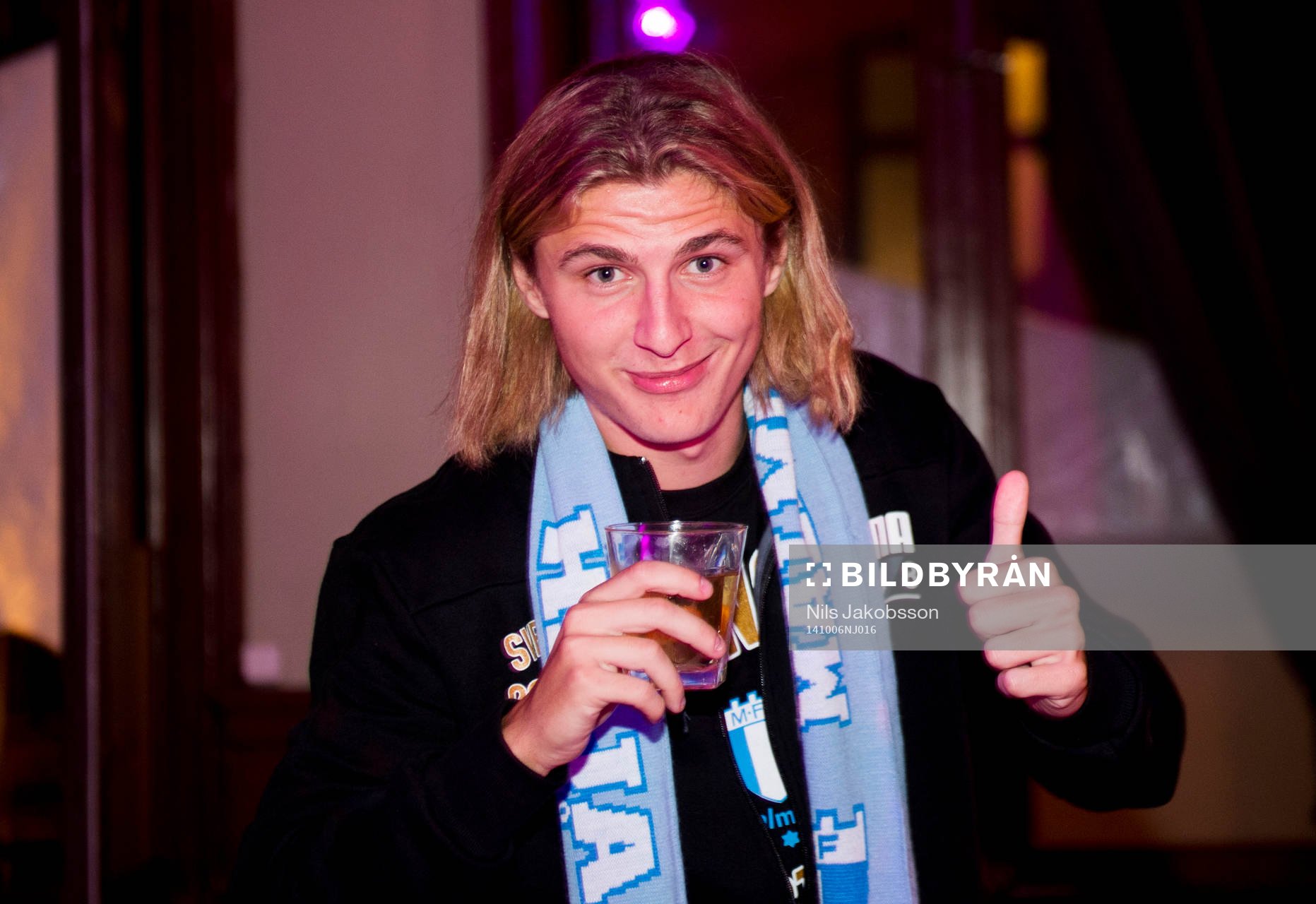 Paweł Cibicki när Malmö FF firar sitt SM-guld