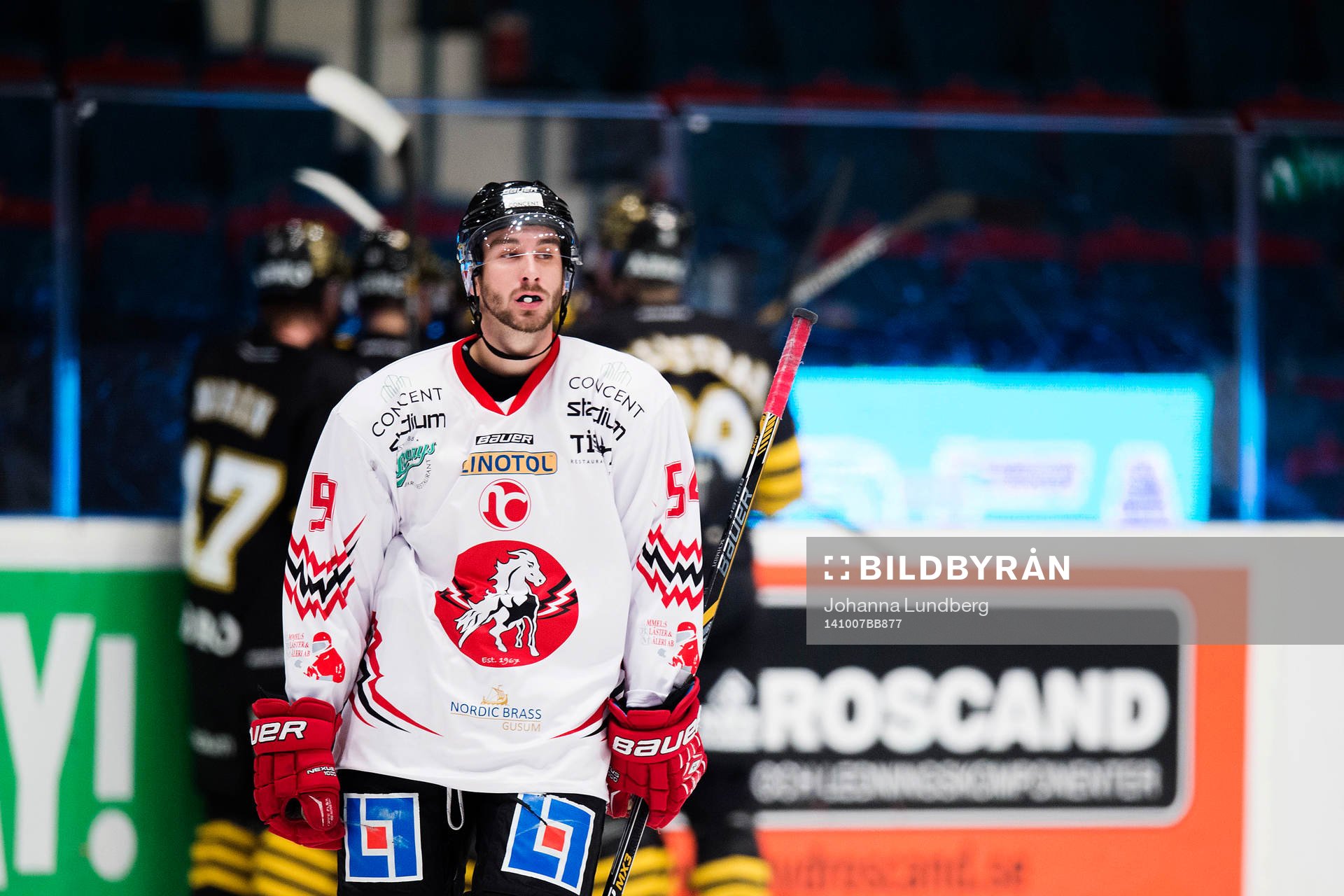 Vita Hästens Adam Schmidt deppar