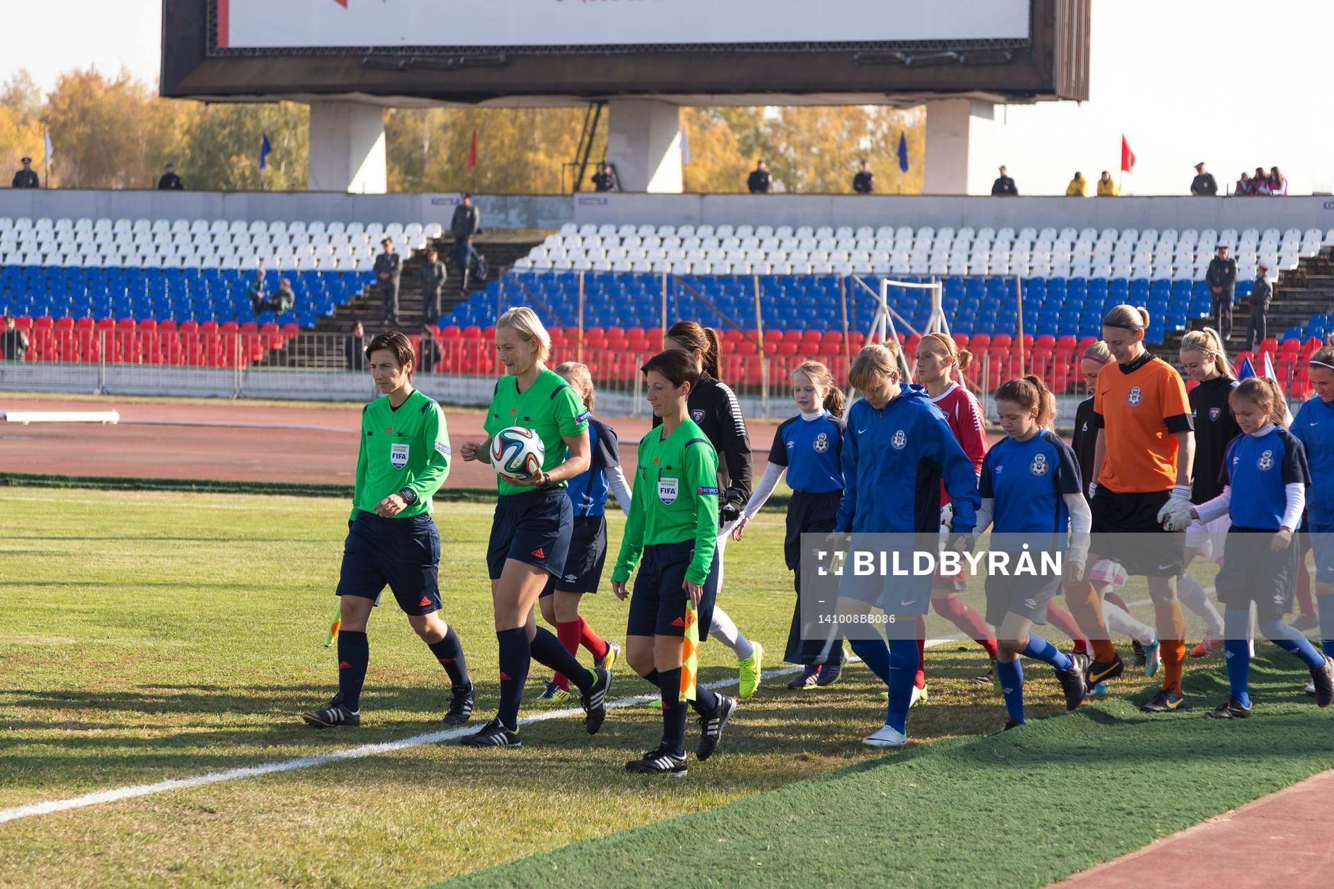 under en fotbollsmatch i Women's Champions League mellan
