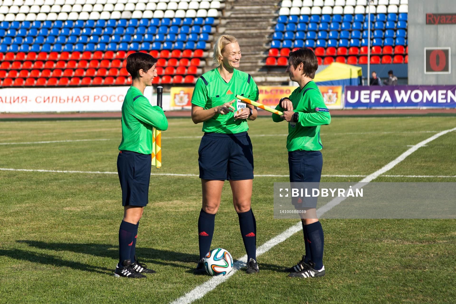 under en fotbollsmatch i Women's Champions League mellan