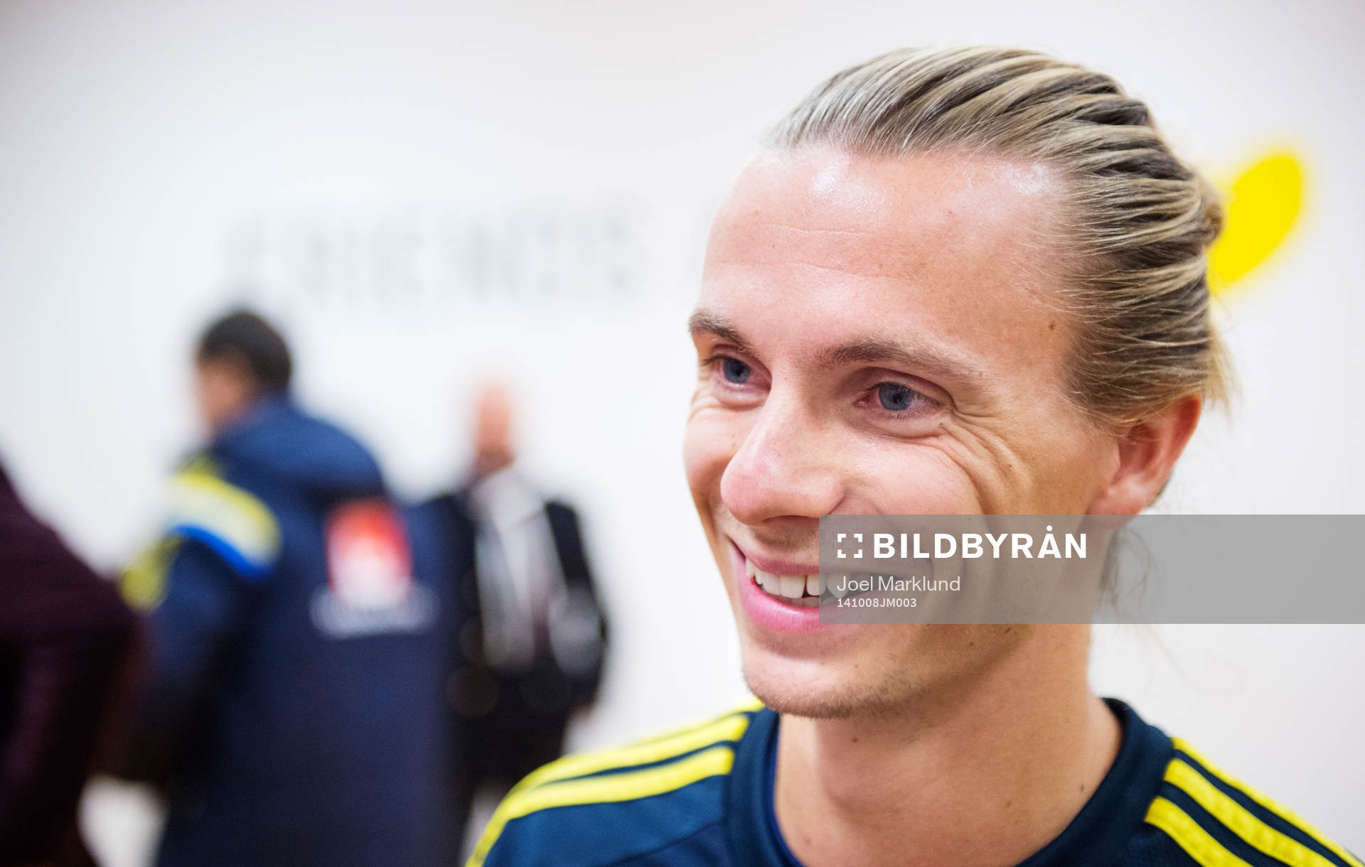 Niklas Hult inför Sveriges fotbollslandslags träning den 8 oktober 2014 i Stockholm.