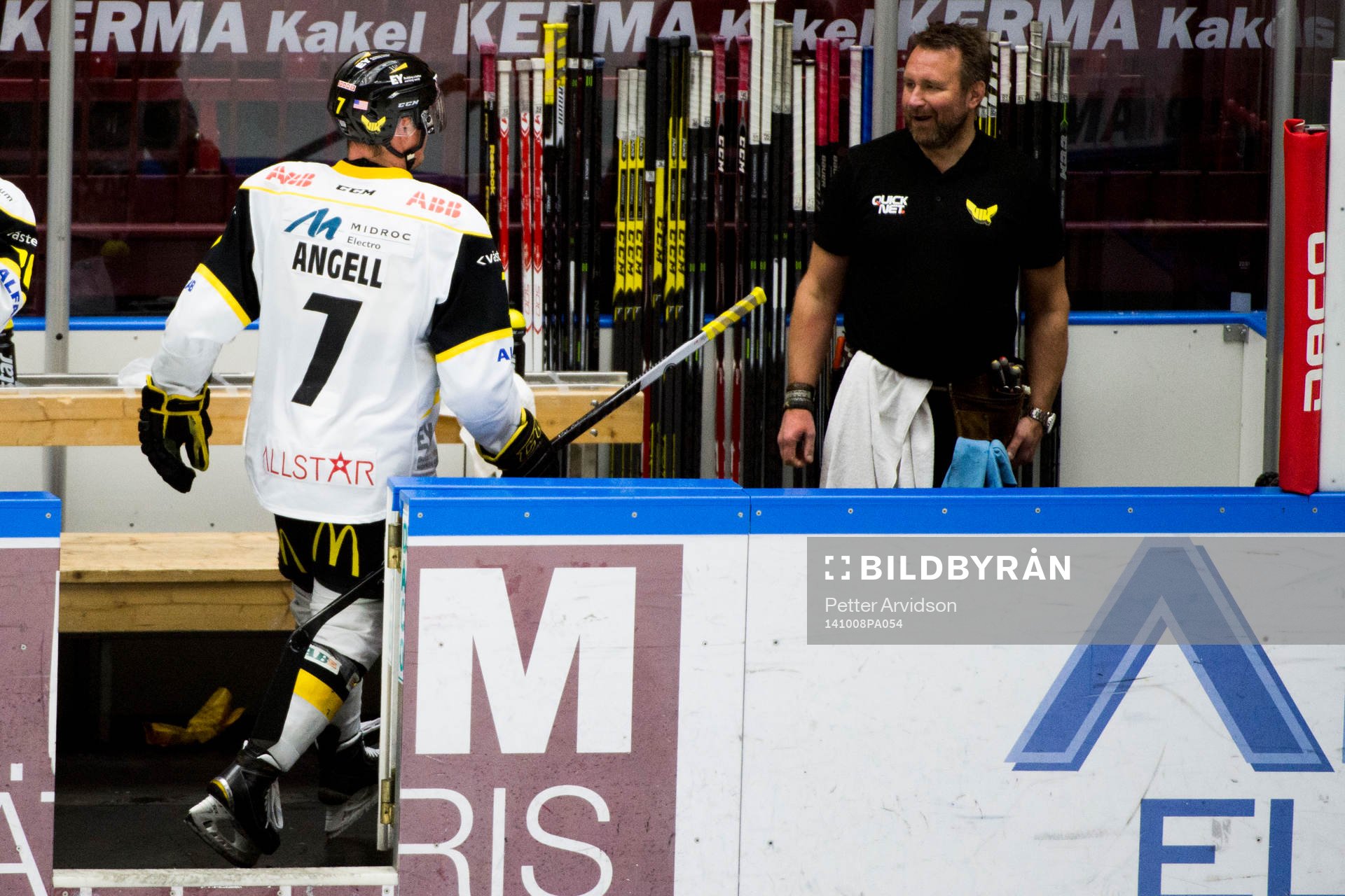 Västerås Nick Angell lämnar planen