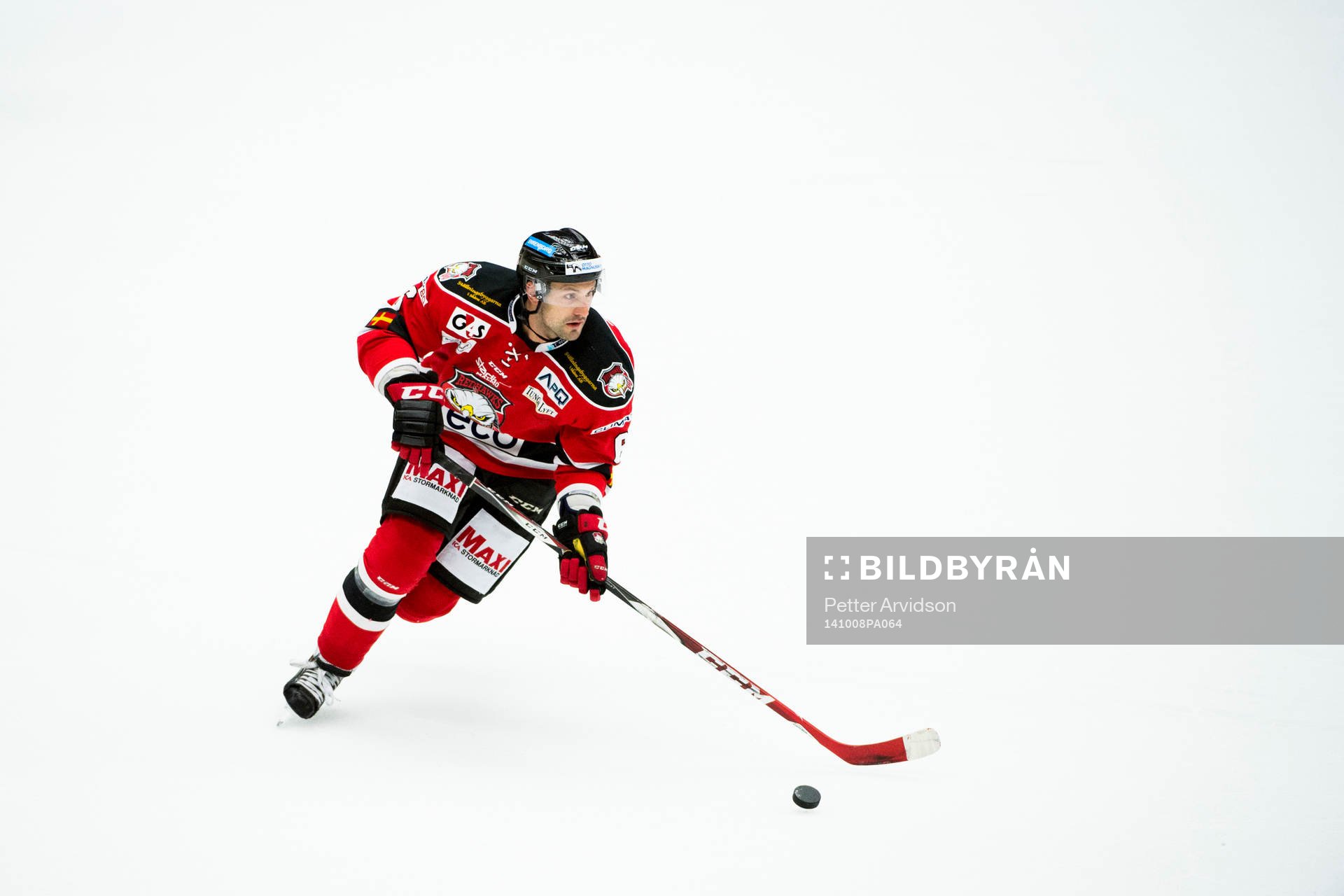 Malmö Redhawks Colin Stuart driver upp pucken