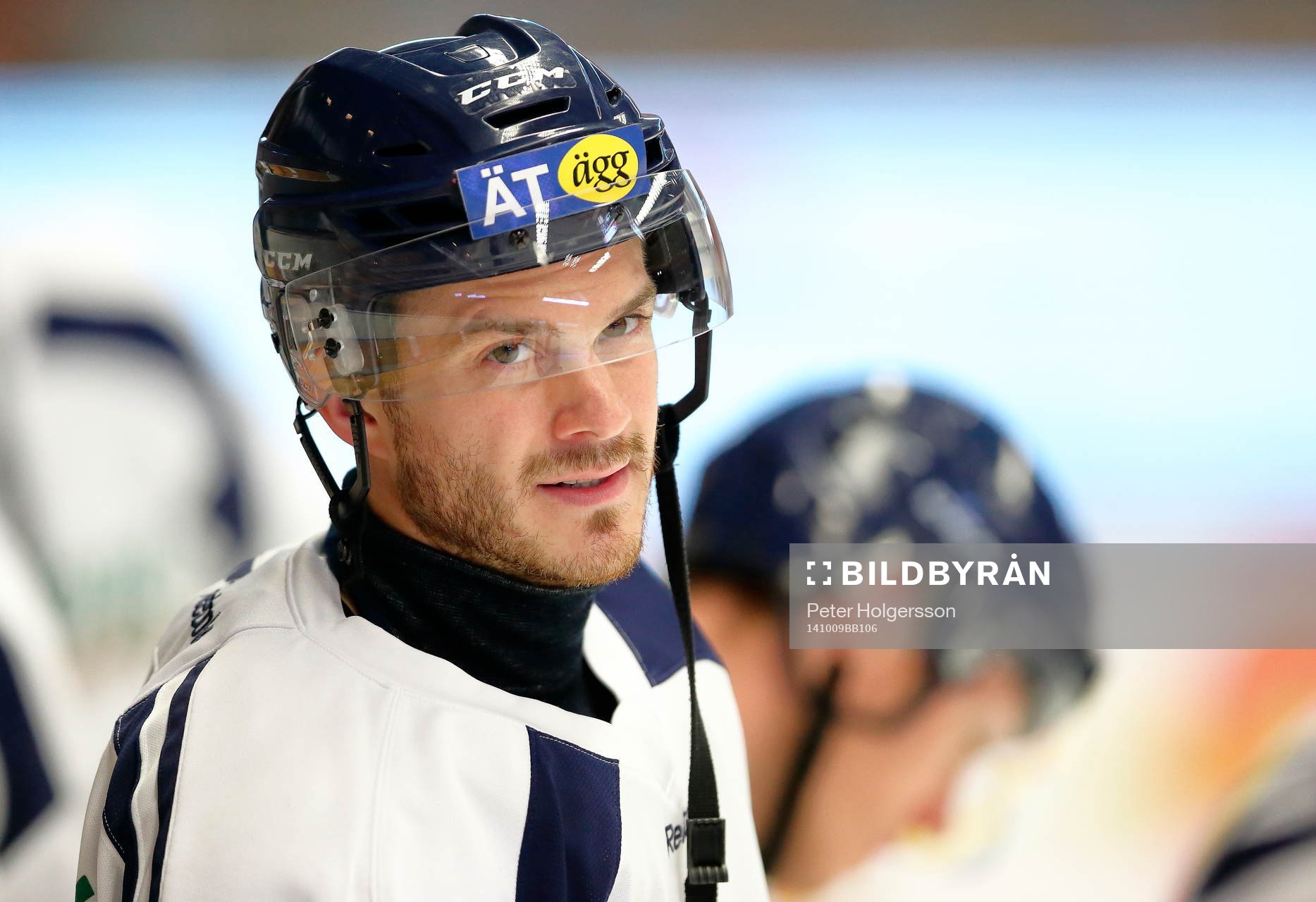 Linköpings Chad Kolarik före ishockeymatchen i SHL mellan