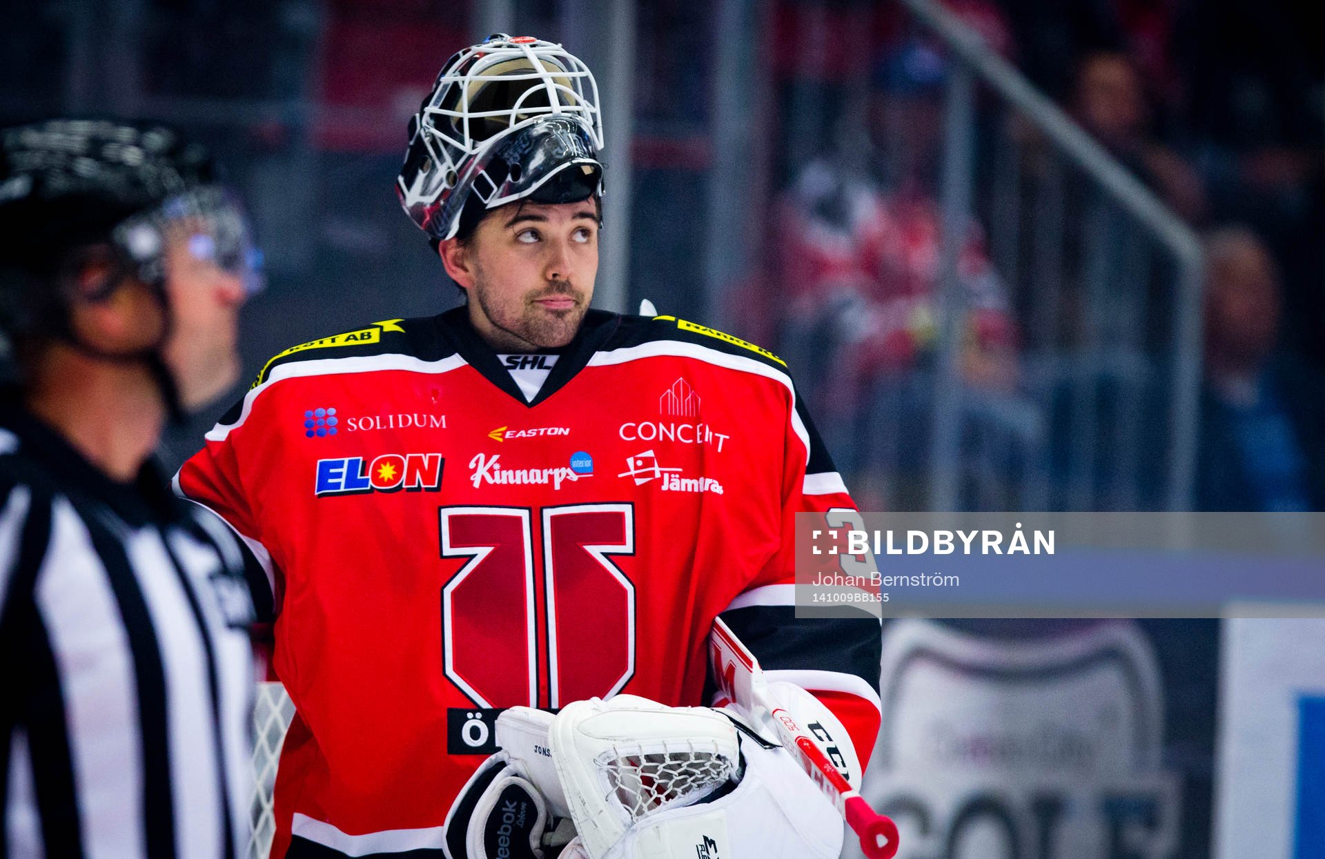 Örebros målvakt Johannes Jönsson deppar