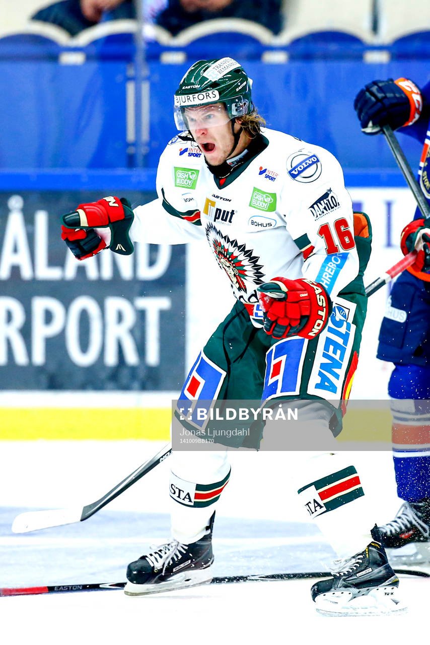 Frölundas Anton Axelsson jublar