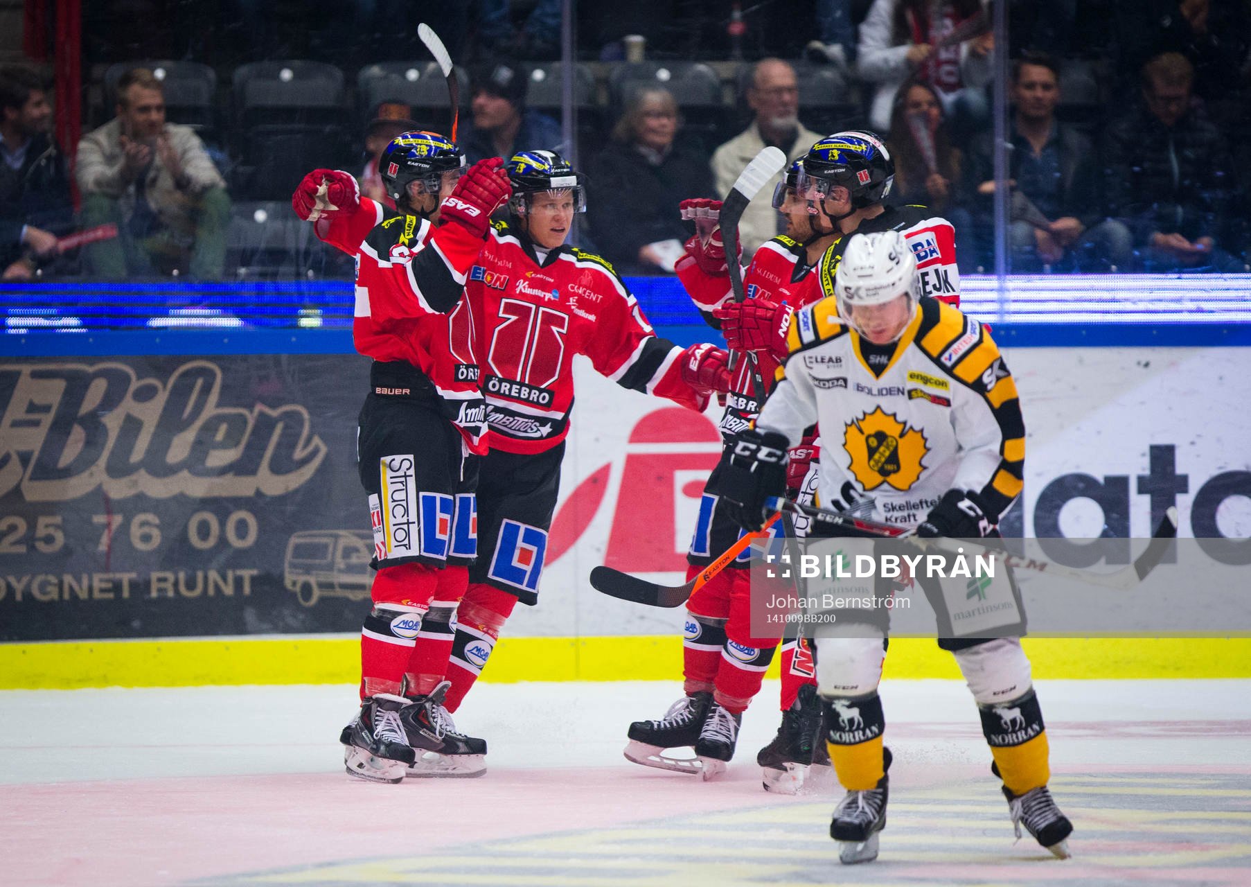 Örebros Derek Ryan gör 1-3 och jublar