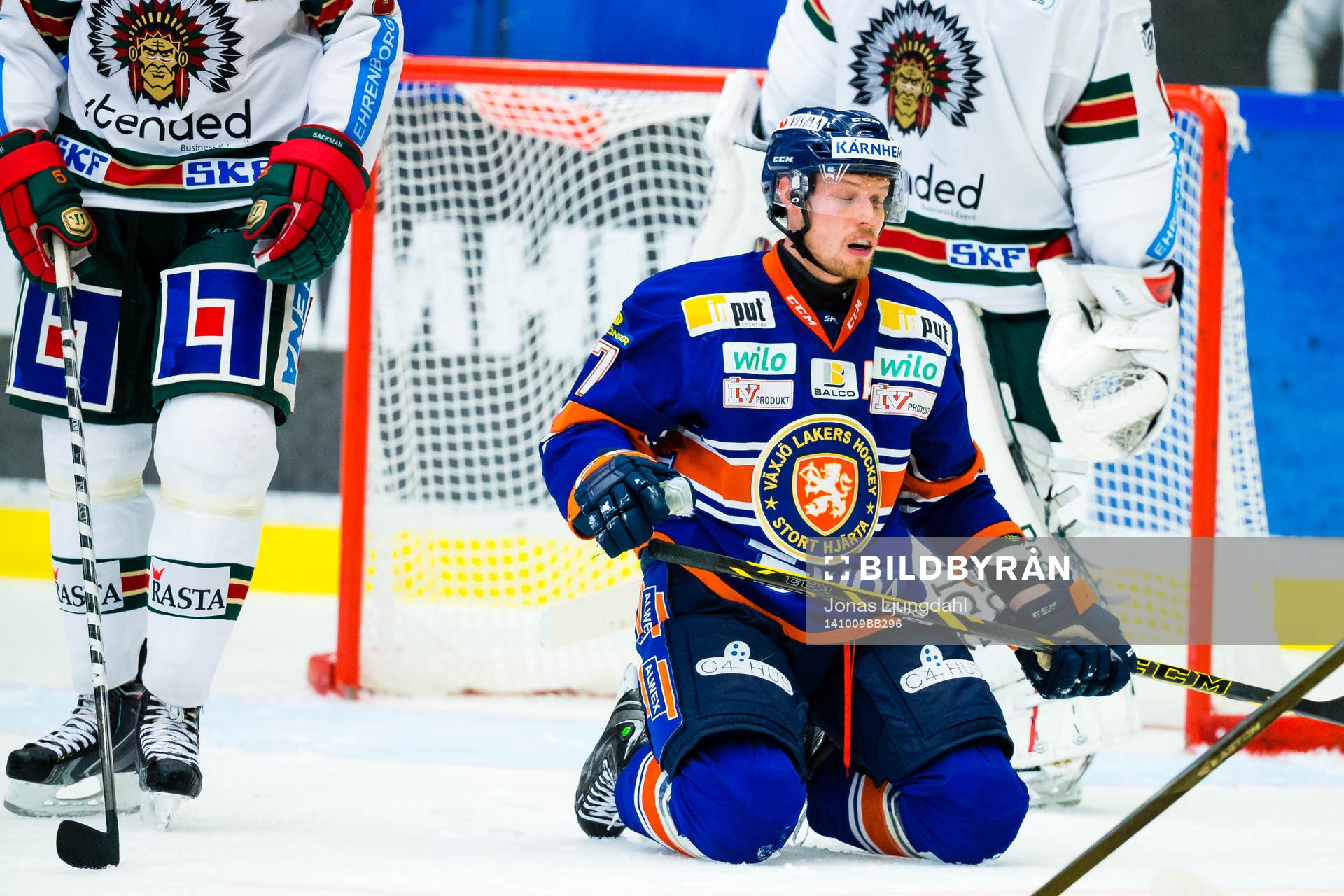 Växjös Alexander Johansson står på knä