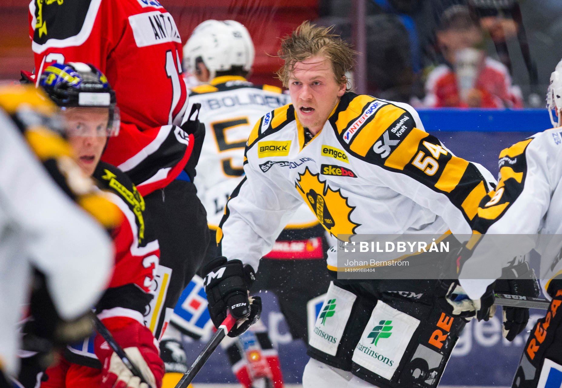 Skellefteås Anton Lindholm är arg på Örebros Ville