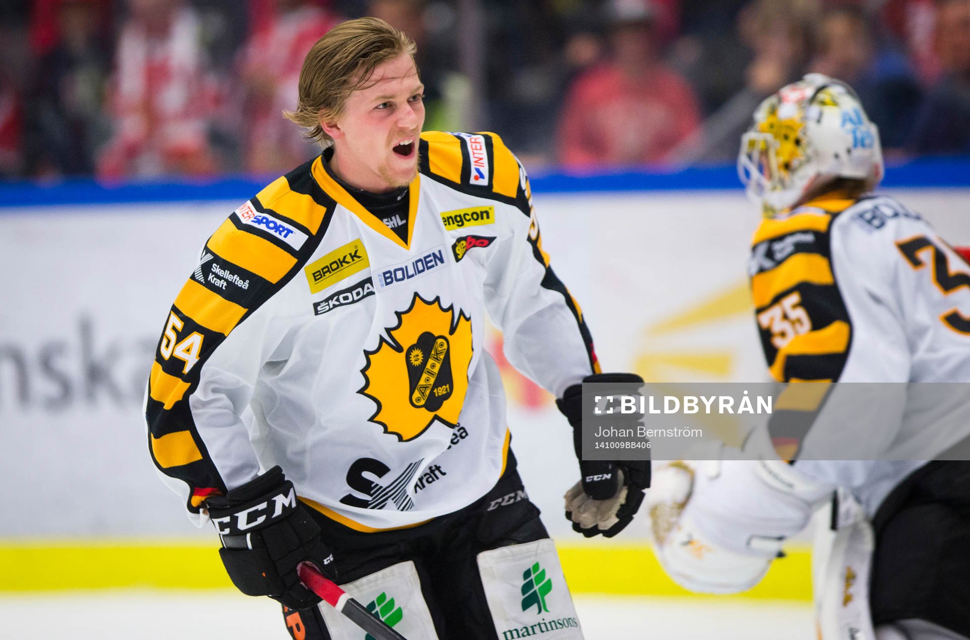 Skellefteås Anton Lindholm är arg på Örebros Ville