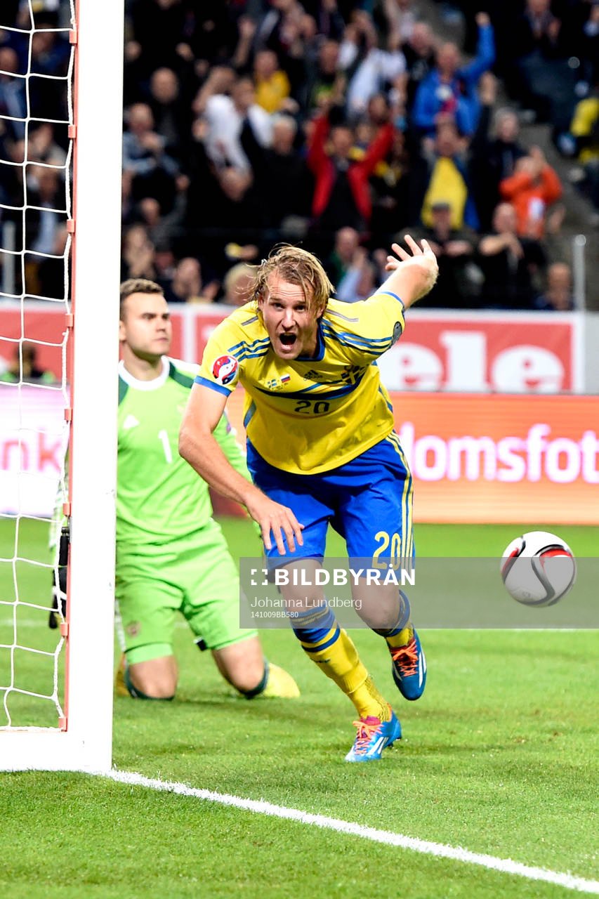 Sveriges Ola Toivonen jublar