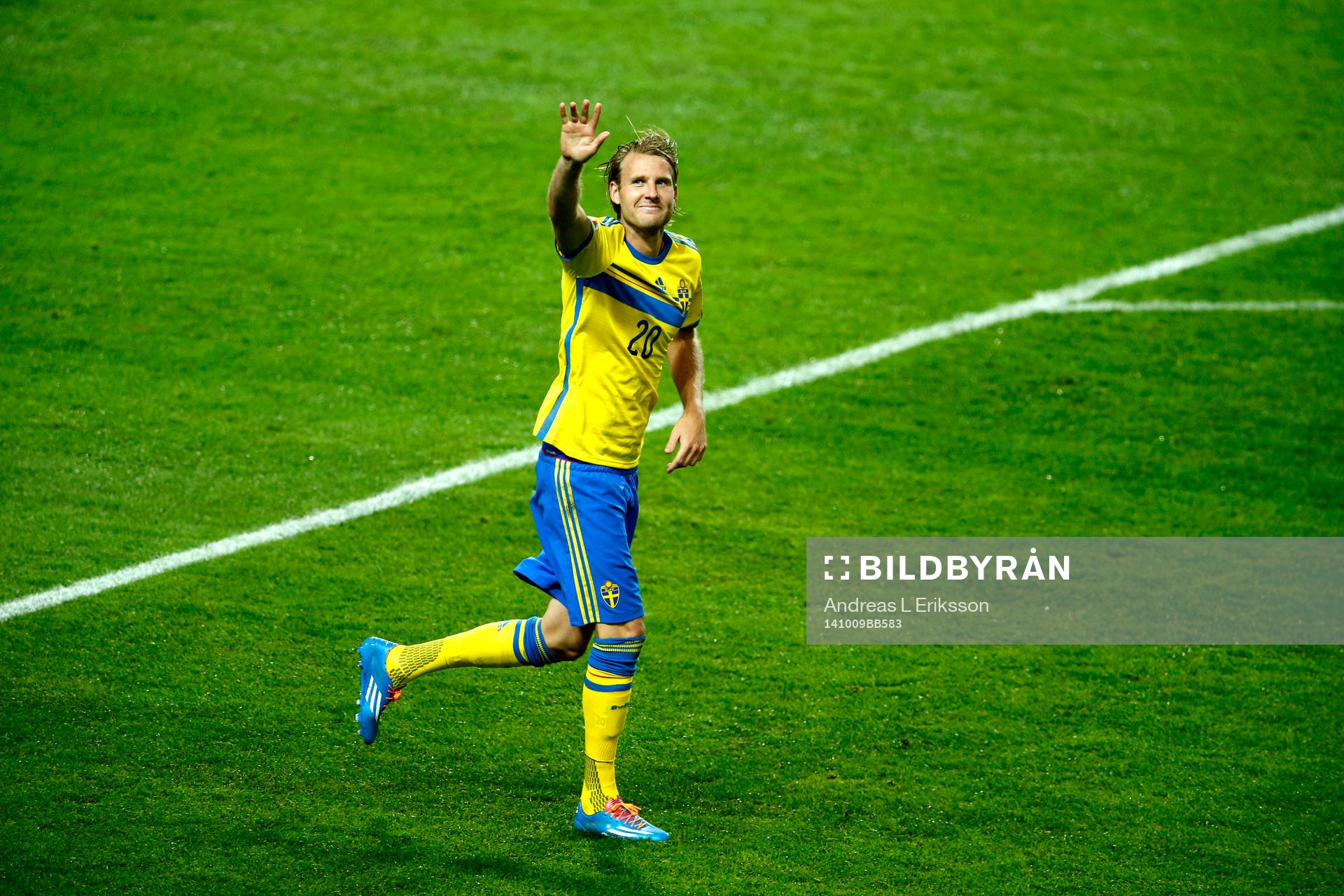 Sveriges Ola Toivonen jublar
